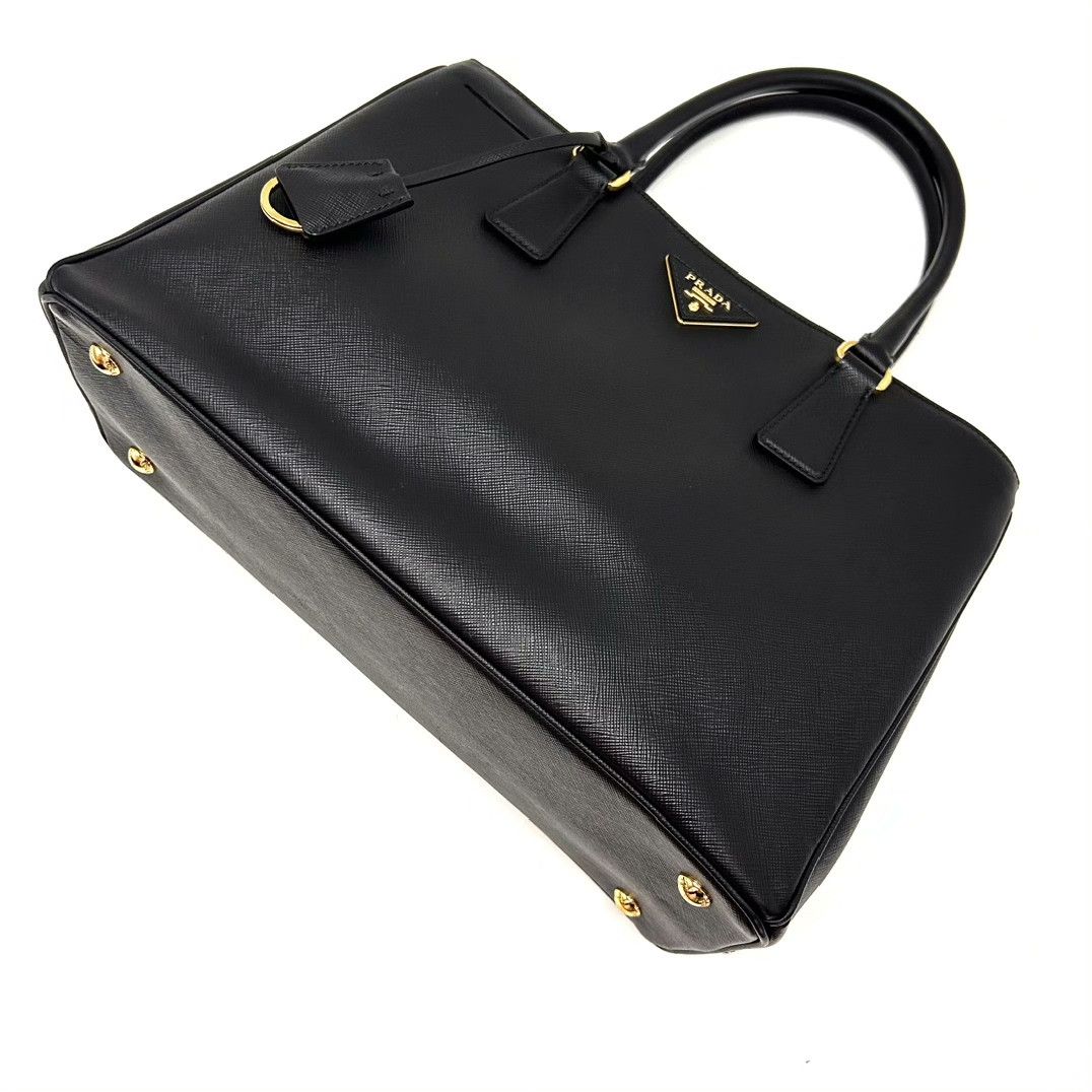 Prada Pre-loved Bag Very good condition Size ONE SIZE - 3 Thumbnail