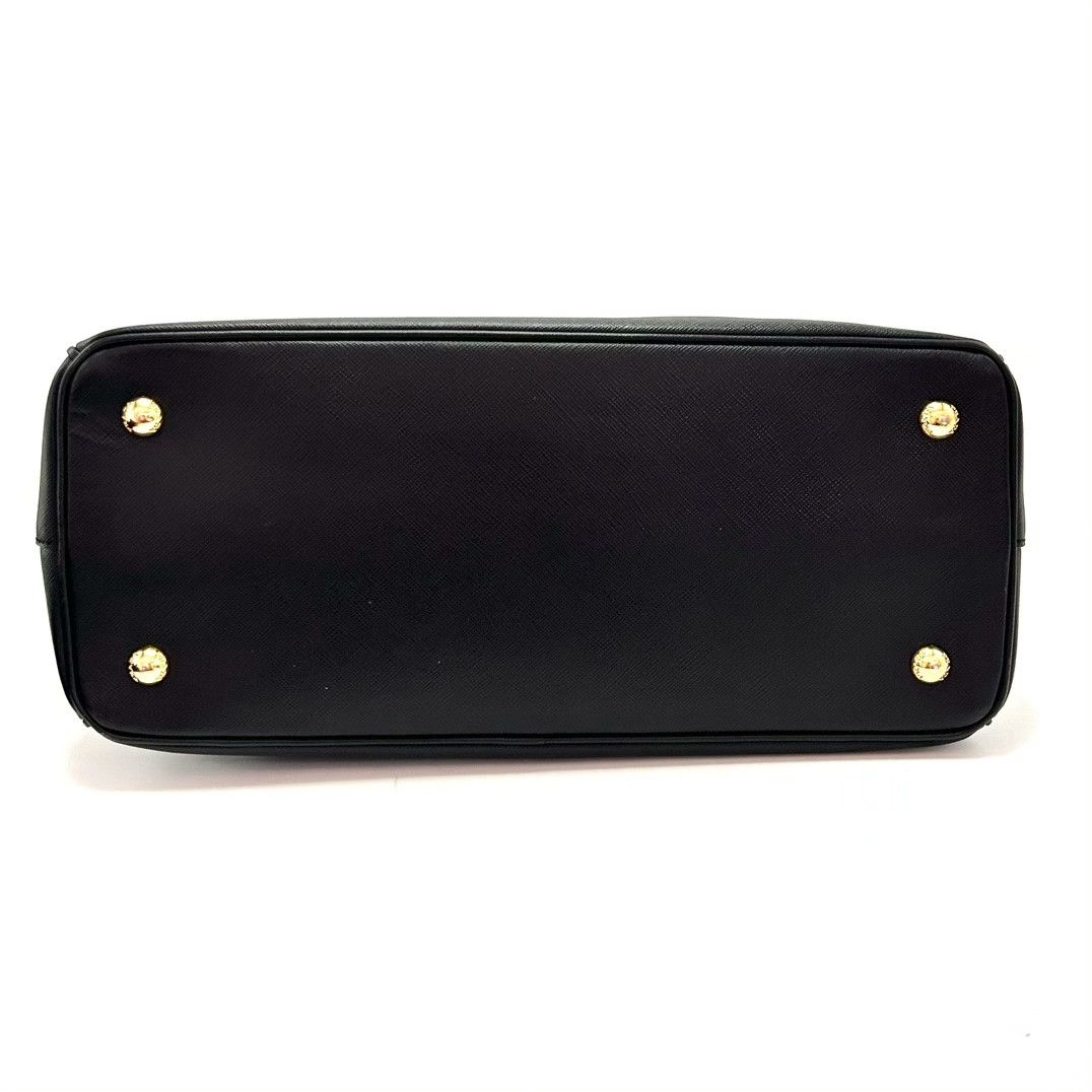 Prada Pre-loved Bag Very good condition Size ONE SIZE - 5 Thumbnail