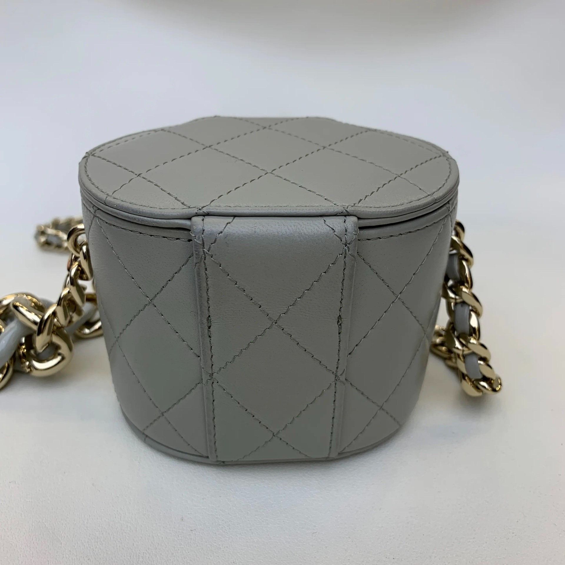 Chanel Pre-loved Bag Very good condition Size ONE SIZE - 5 Thumbnail
