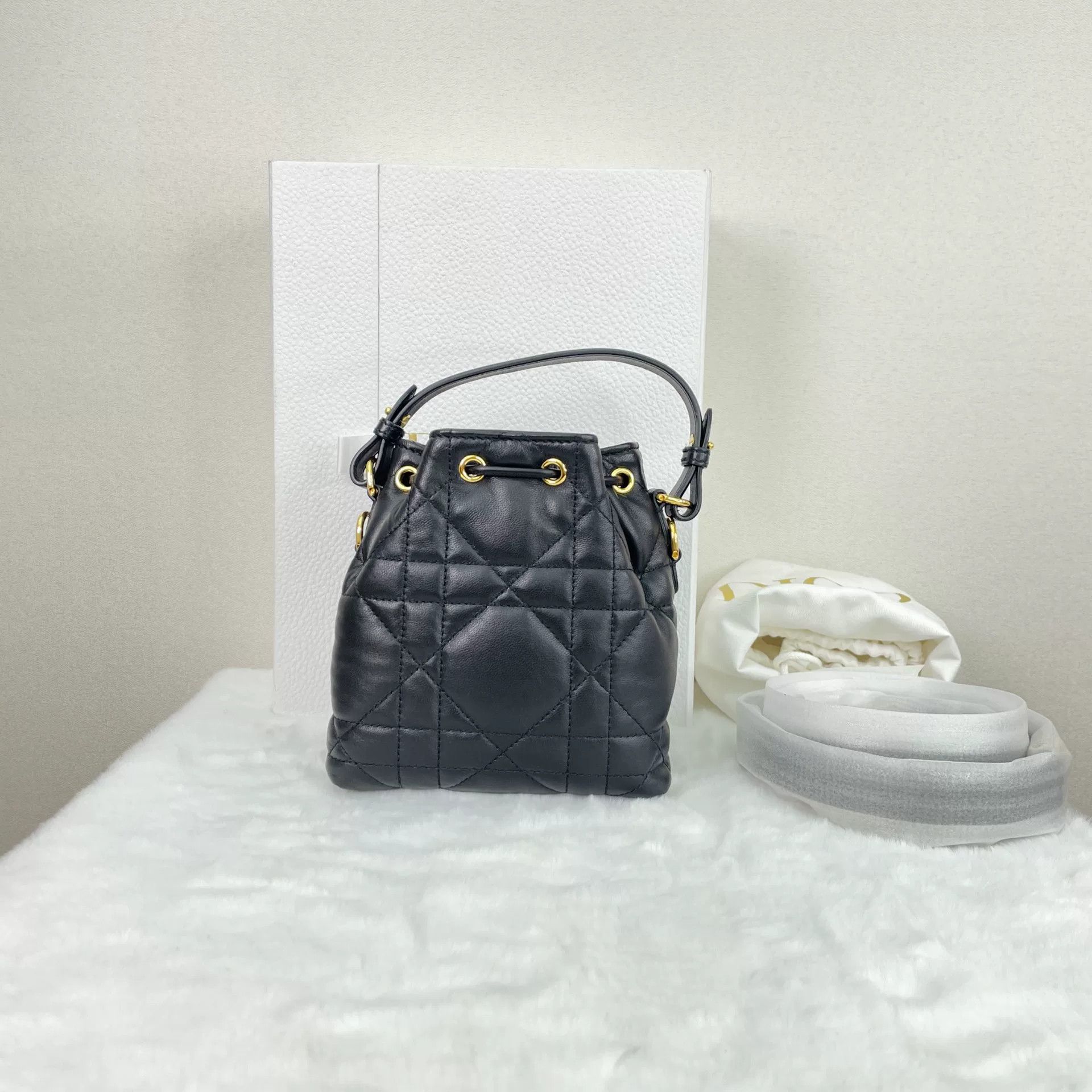Dior Pre-loved Bag Very good condition Size ONE SIZE - 2 Thumbnail