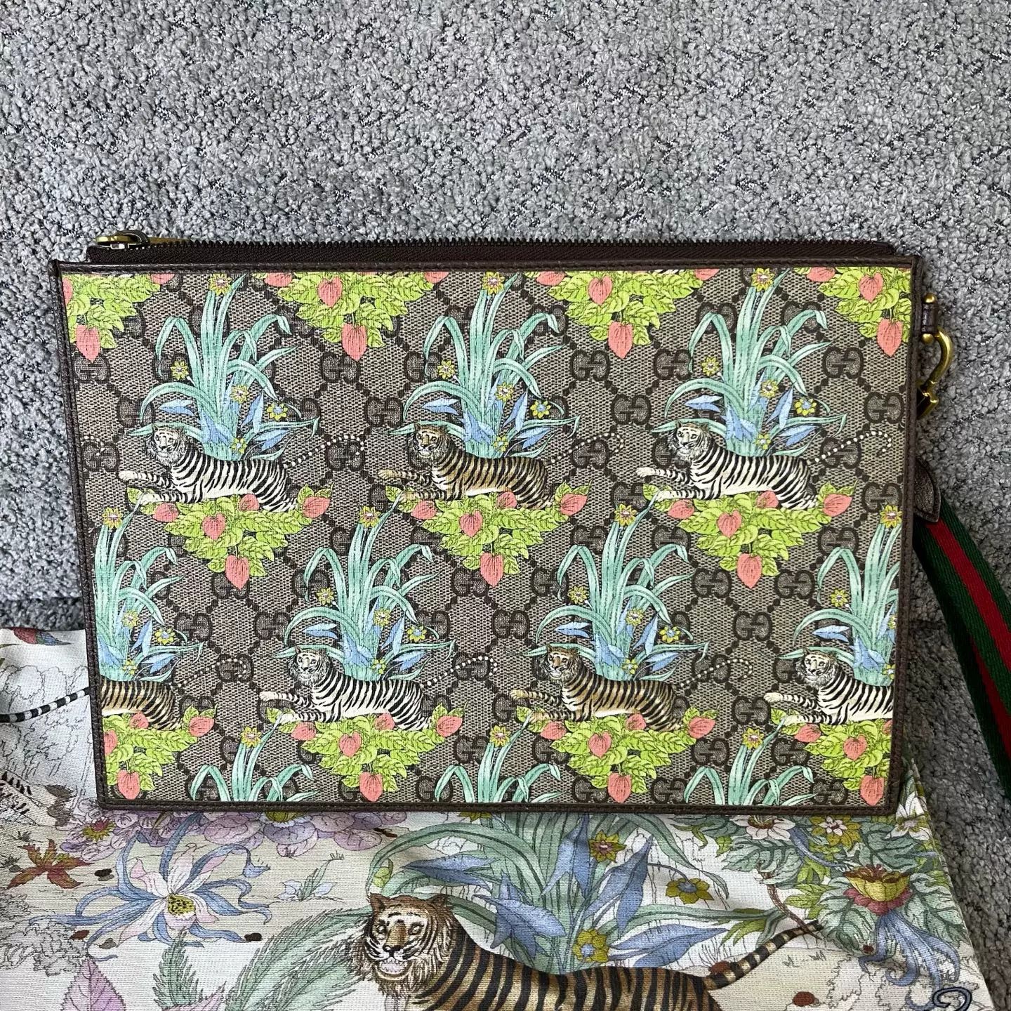 Gucci Gucci Retro Brown Shoulder Bag 30 Women Size ONE SIZE - 3 Thumbnail