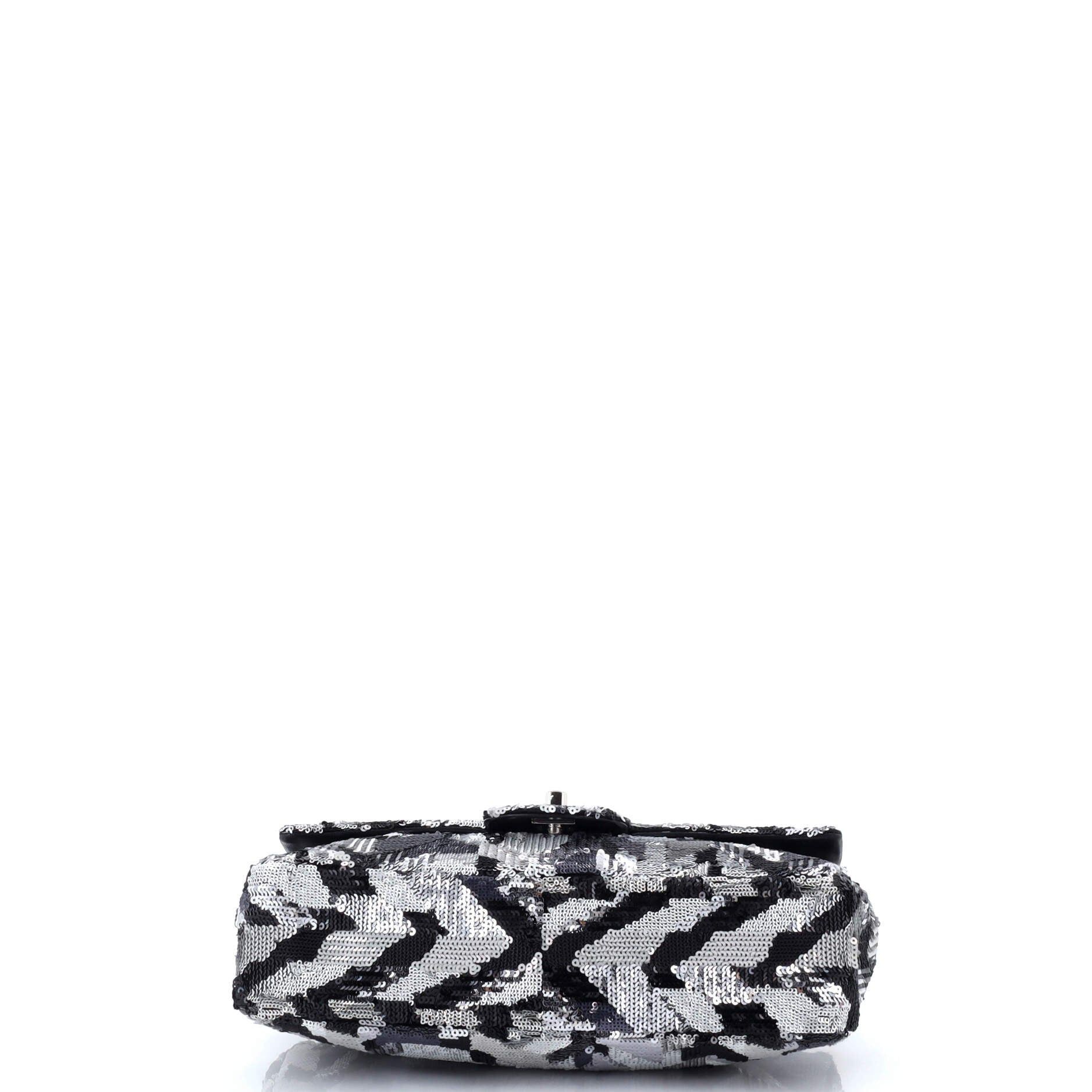 Chanel CC Chain Flap Bag Size ONE SIZE - 4 Thumbnail
