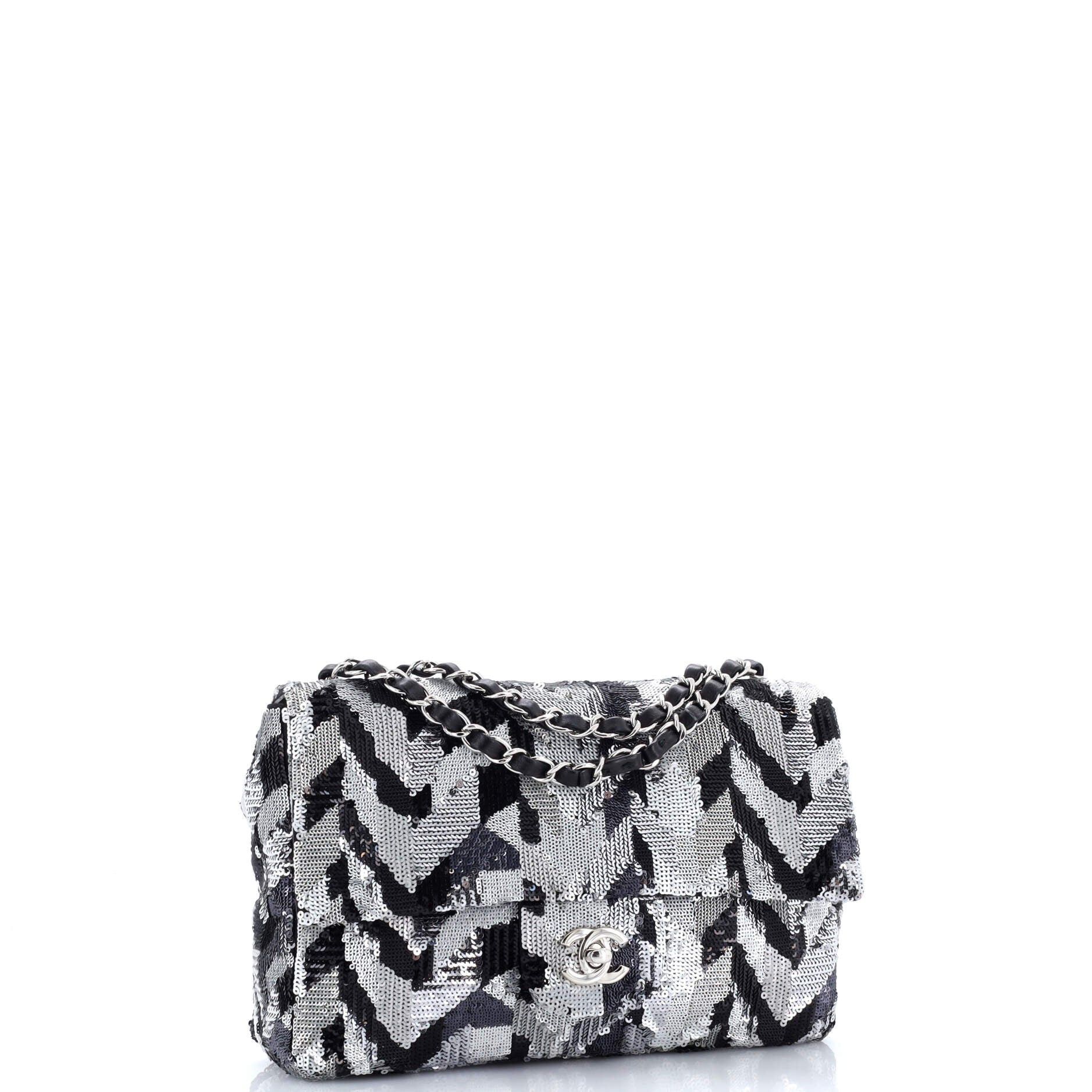 Chanel CC Chain Flap Bag Size ONE SIZE - 2 Thumbnail