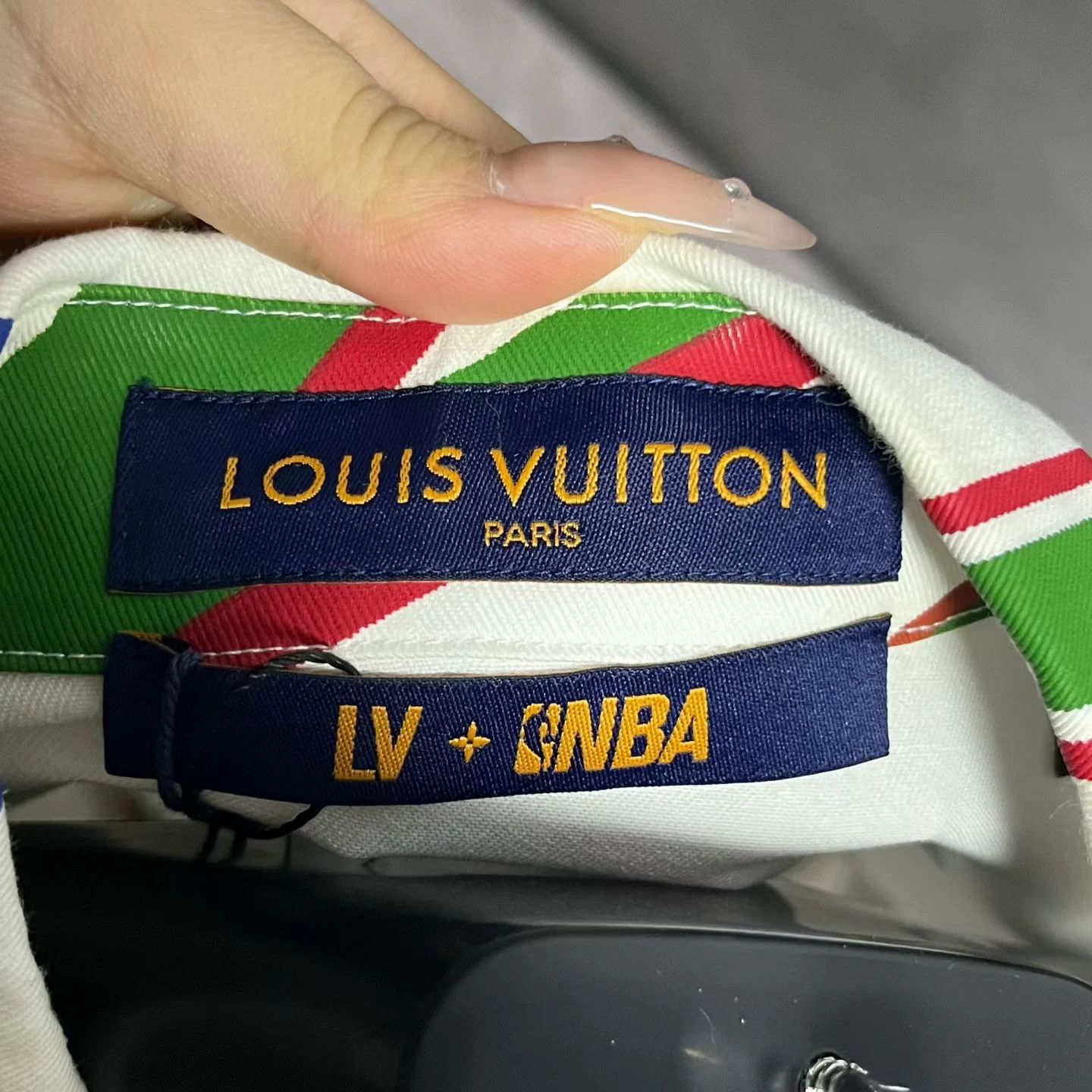 Louis Vuitton Louis Vuitton Basketball Printed White T-Shirt L Women Size L / US 10 / IT 46 - 2 Thumbnail