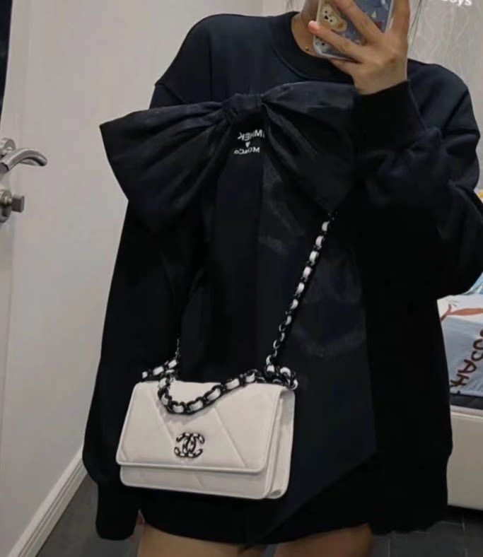Chanel Pre-loved Bag Very good condition Size ONE SIZE - 7 Thumbnail