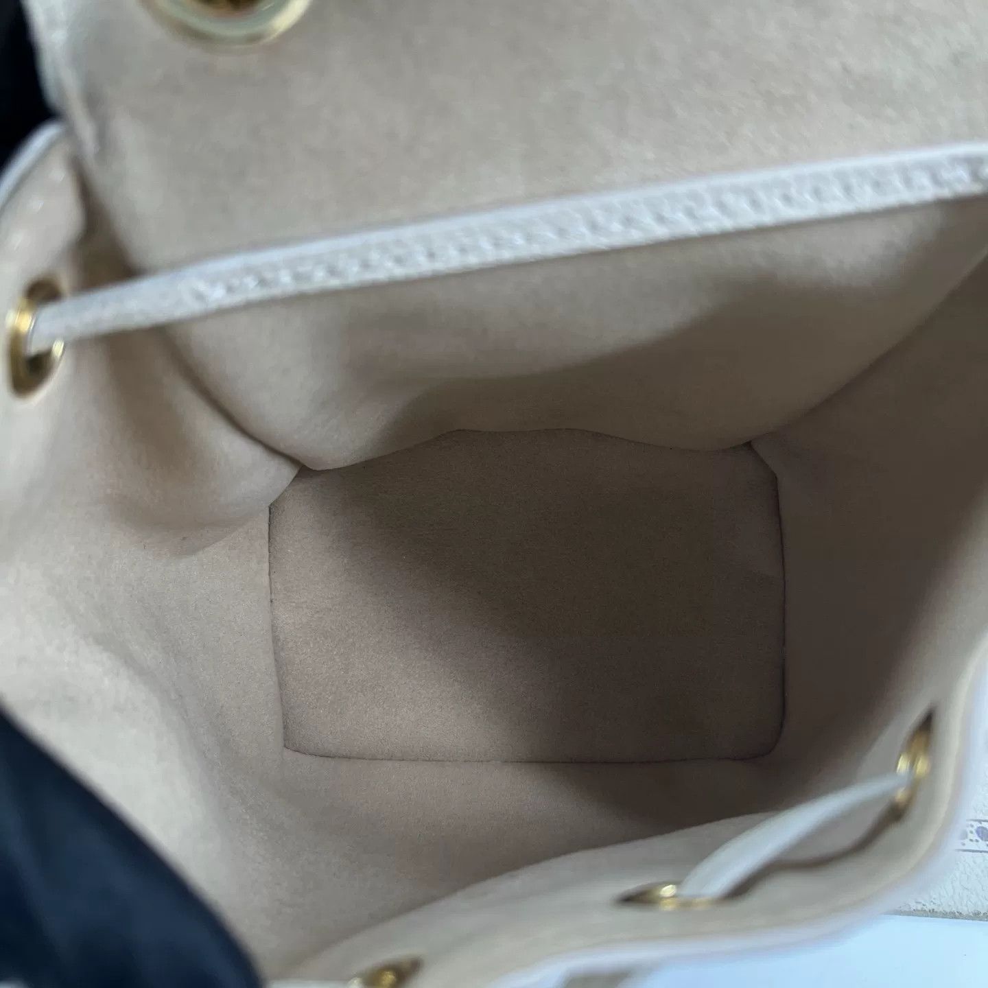 Louis Vuitton Pre-loved Bag Very good condition Size ONE SIZE - 3 Thumbnail