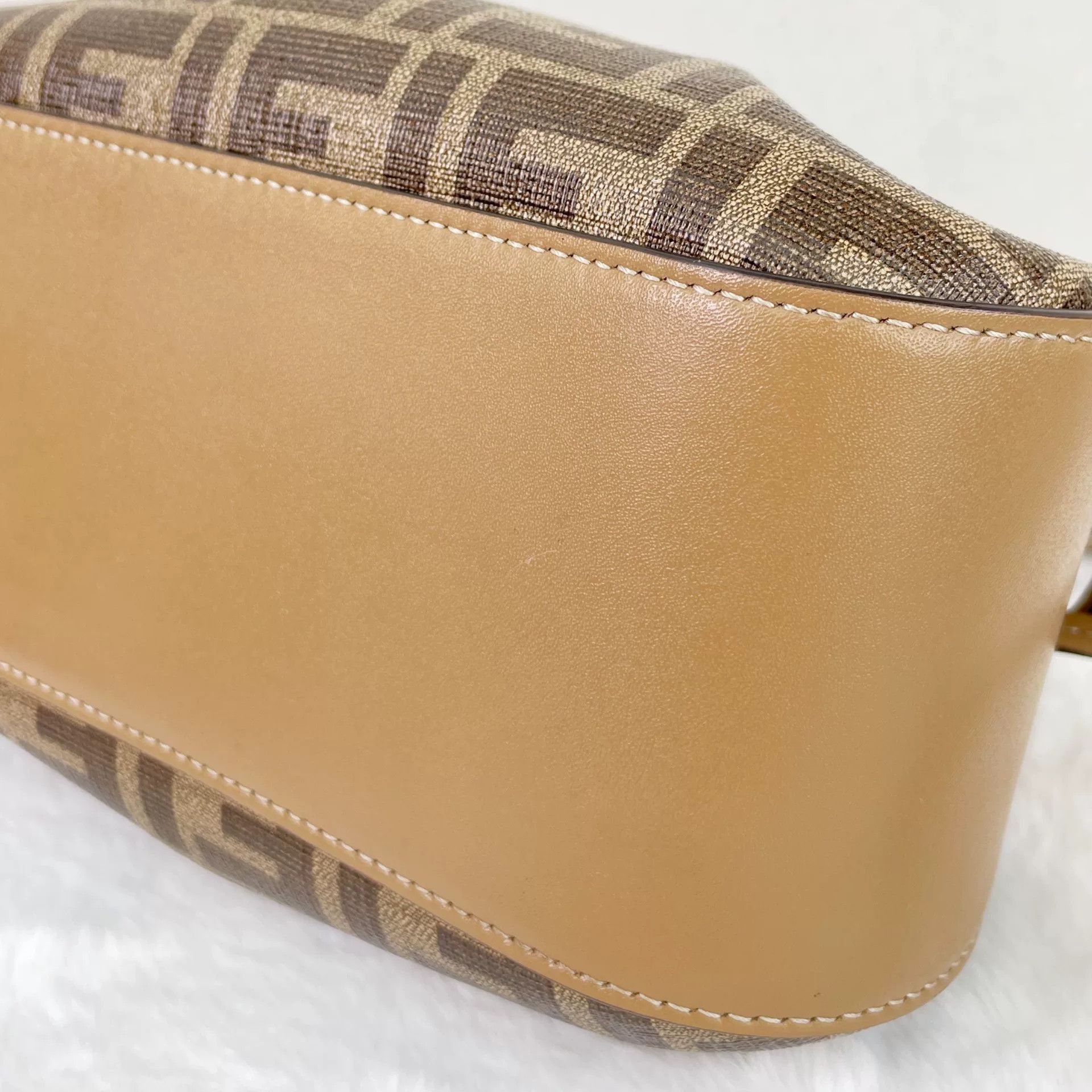 Fendi Pre-loved Bag Very good condition Size ONE SIZE - 7 Thumbnail