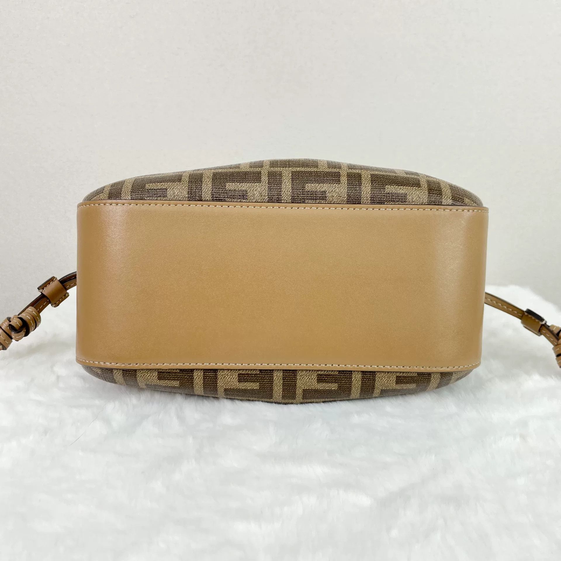 Fendi Pre-loved Bag Very good condition Size ONE SIZE - 5 Thumbnail