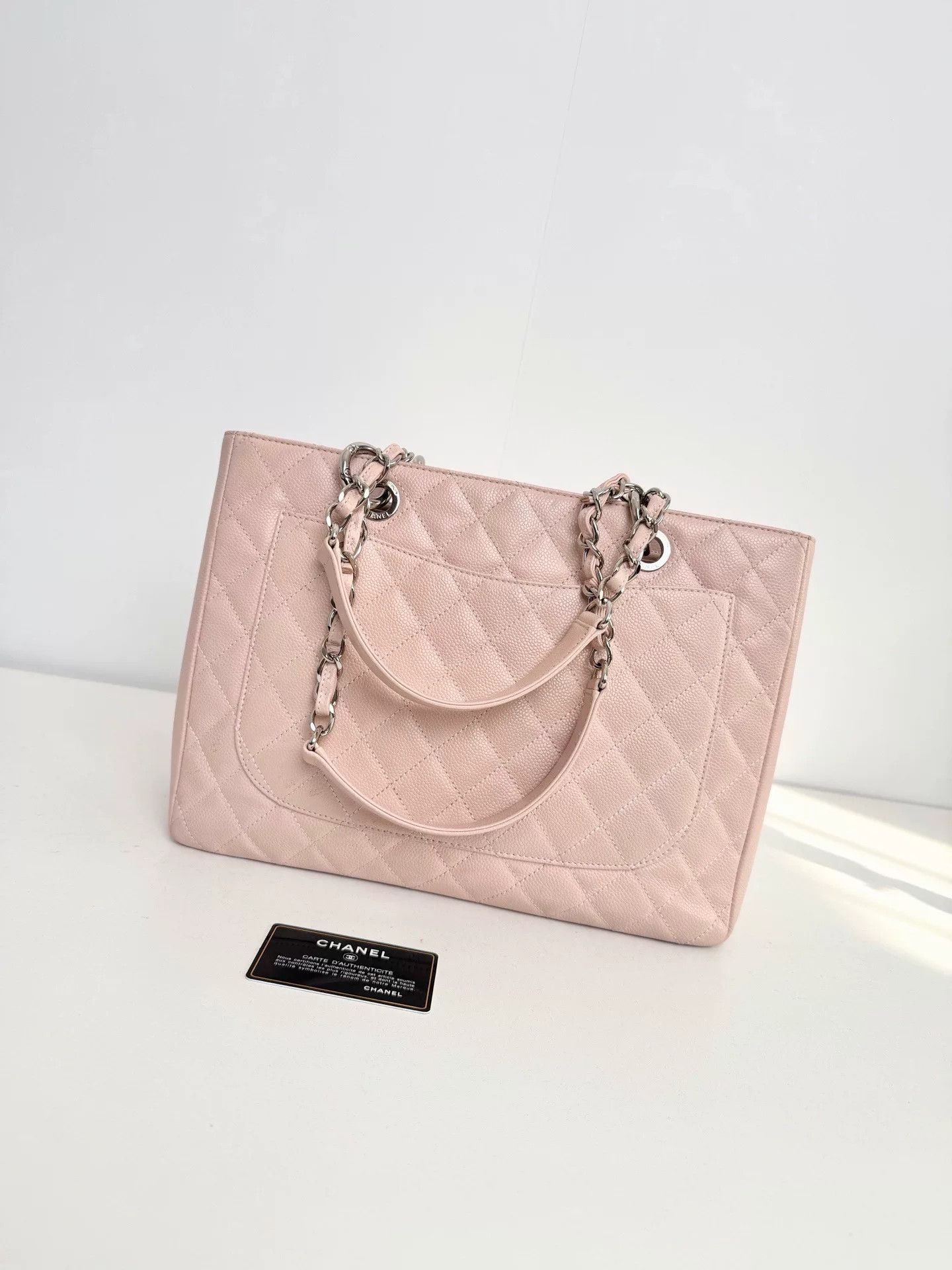 Chanel Pre-loved Bag Very good condition Size ONE SIZE - 3 Thumbnail
