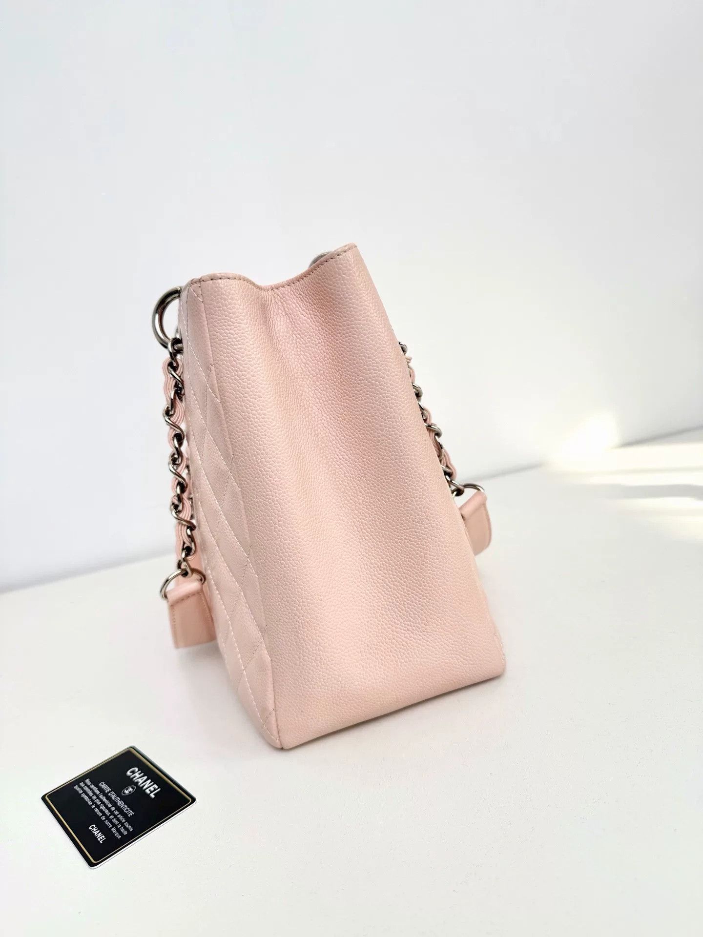 Chanel Pre-loved Bag Very good condition Size ONE SIZE - 4 Thumbnail