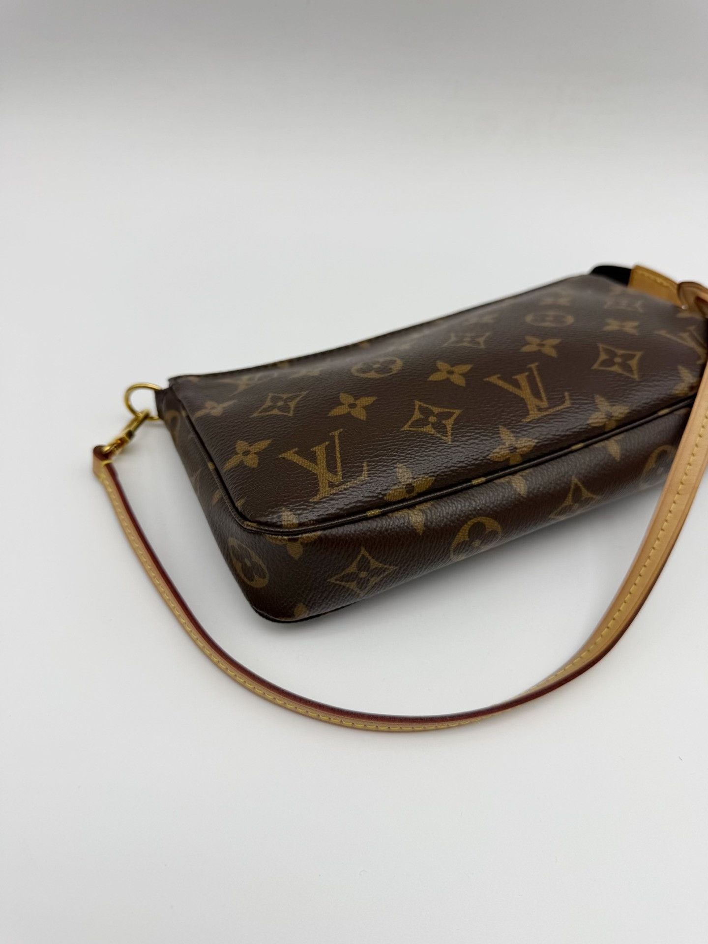 Louis Vuitton Pre-loved Bag Very good condition Size ONE SIZE - 4 Thumbnail