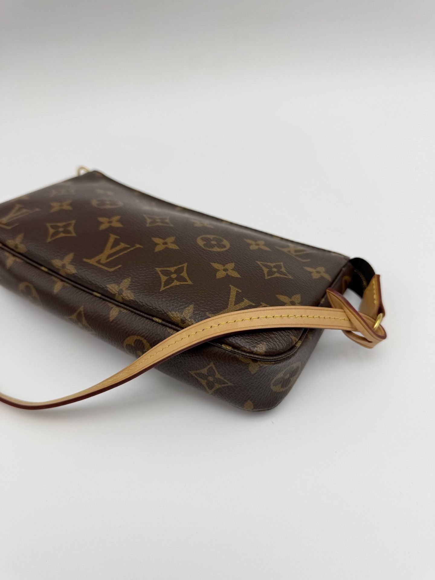 Louis Vuitton Pre-loved Bag Very good condition Size ONE SIZE - 5 Thumbnail