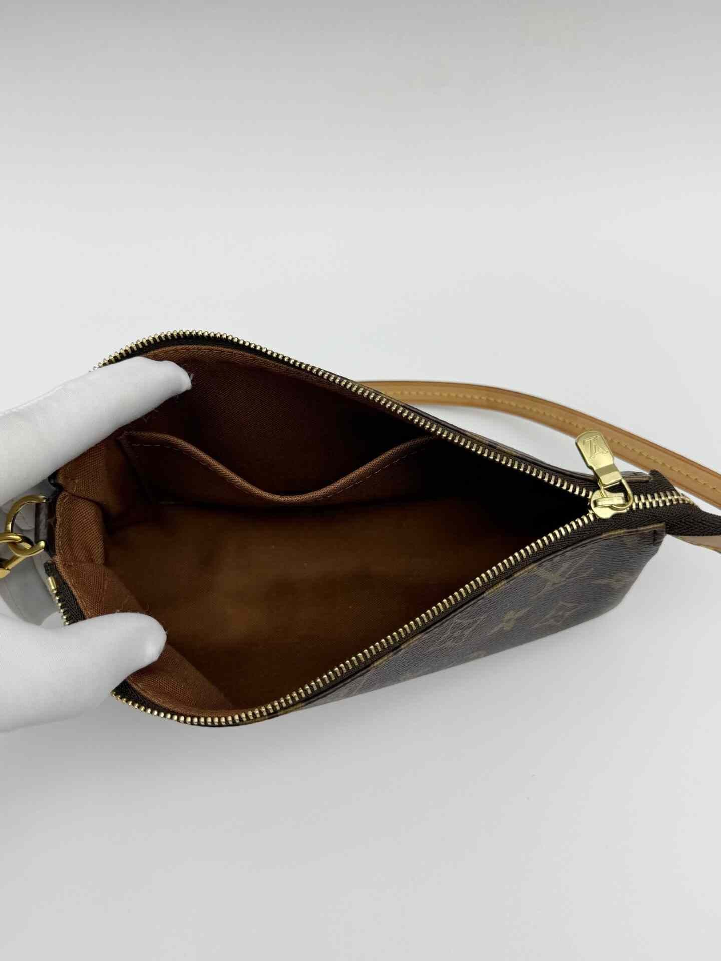 Louis Vuitton Pre-loved Bag Very good condition Size ONE SIZE - 7 Thumbnail
