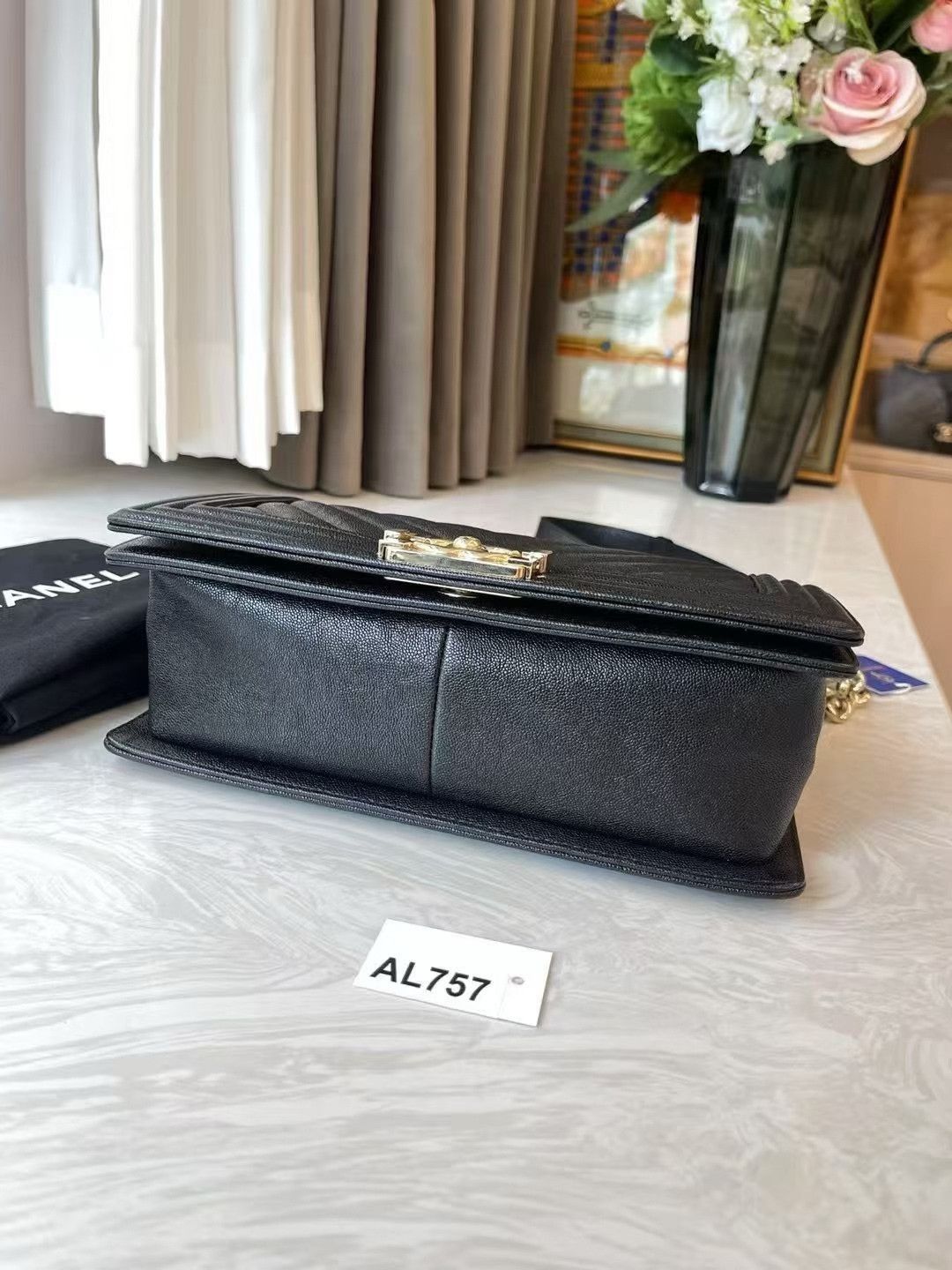 Chanel Pre-loved Bag Very good condition Size ONE SIZE - 5 Thumbnail
