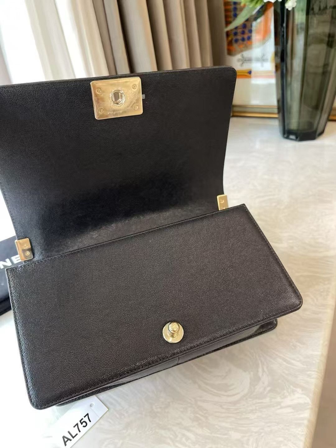 Chanel Pre-loved Bag Very good condition Size ONE SIZE - 7 Thumbnail