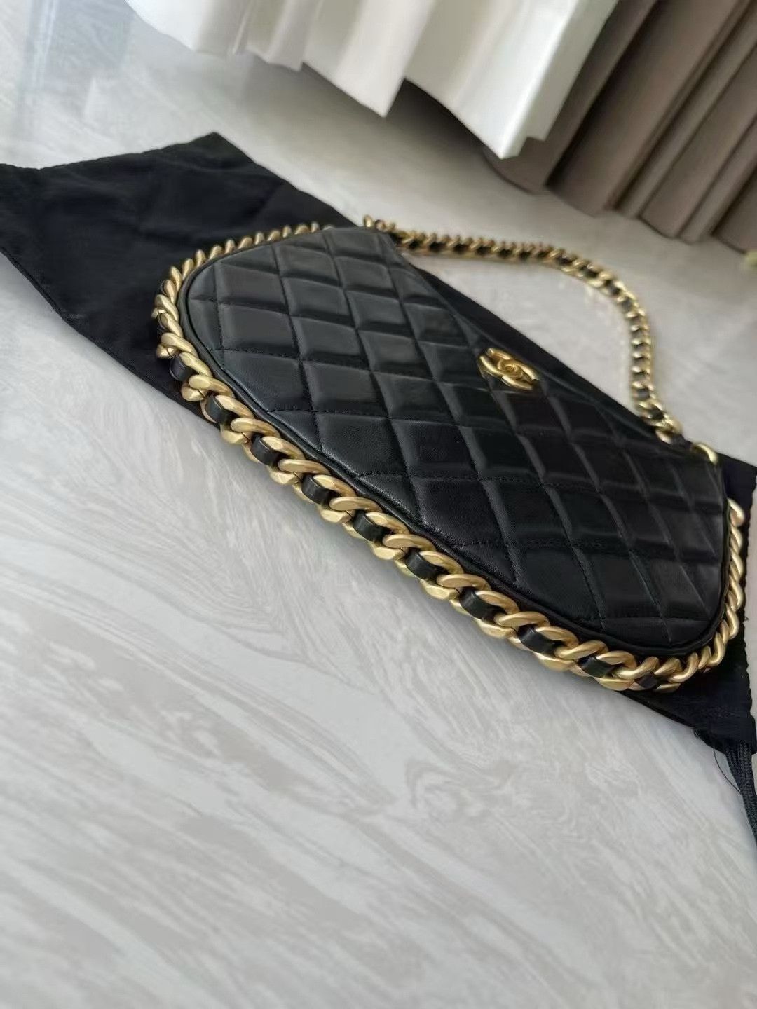 Chanel Pre-loved Bag Very good condition Size ONE SIZE - 5 Thumbnail