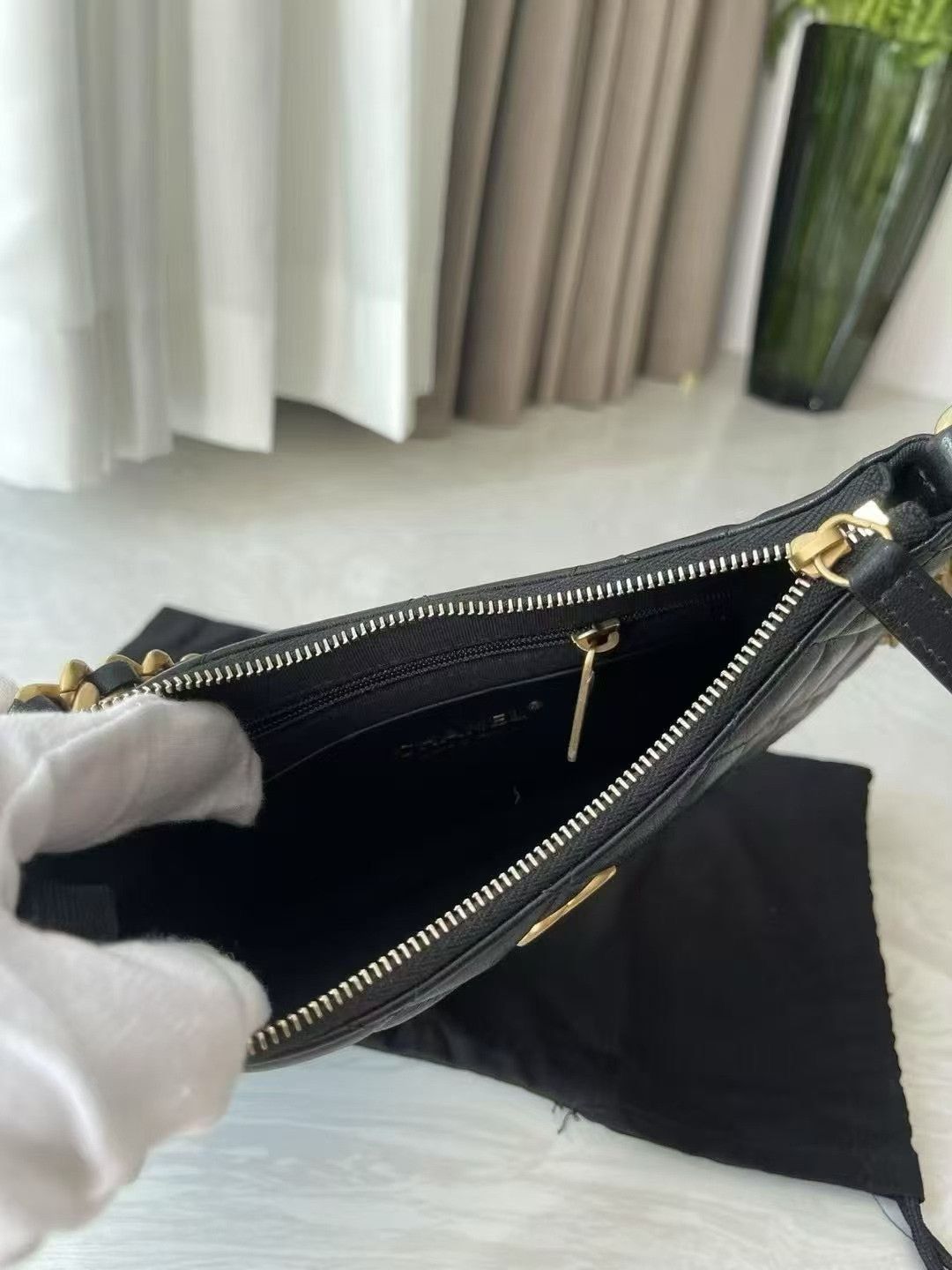 Chanel Pre-loved Bag Very good condition Size ONE SIZE - 8 Thumbnail