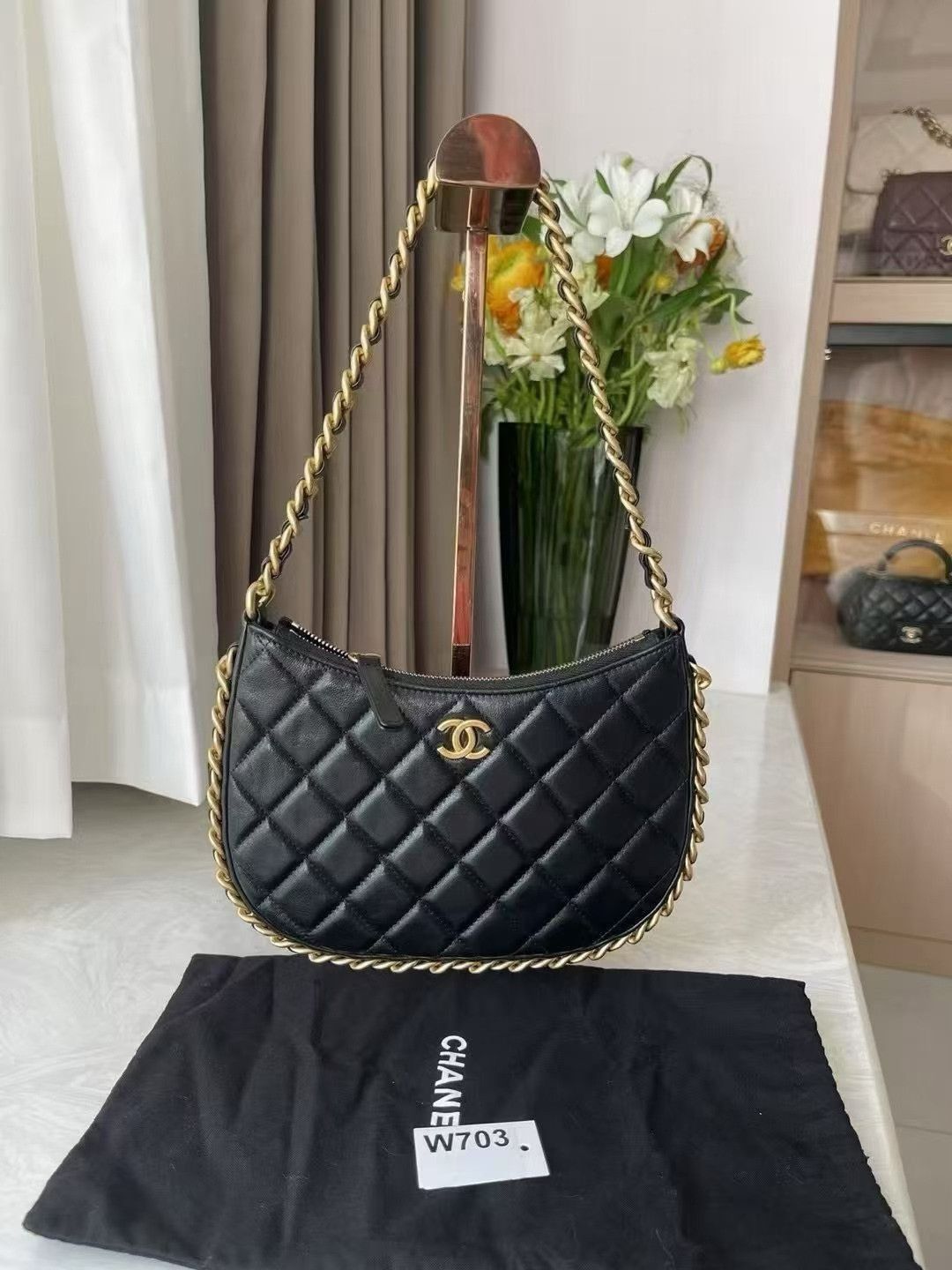 Chanel Pre-loved Bag Very good condition Size ONE SIZE - 2 Thumbnail