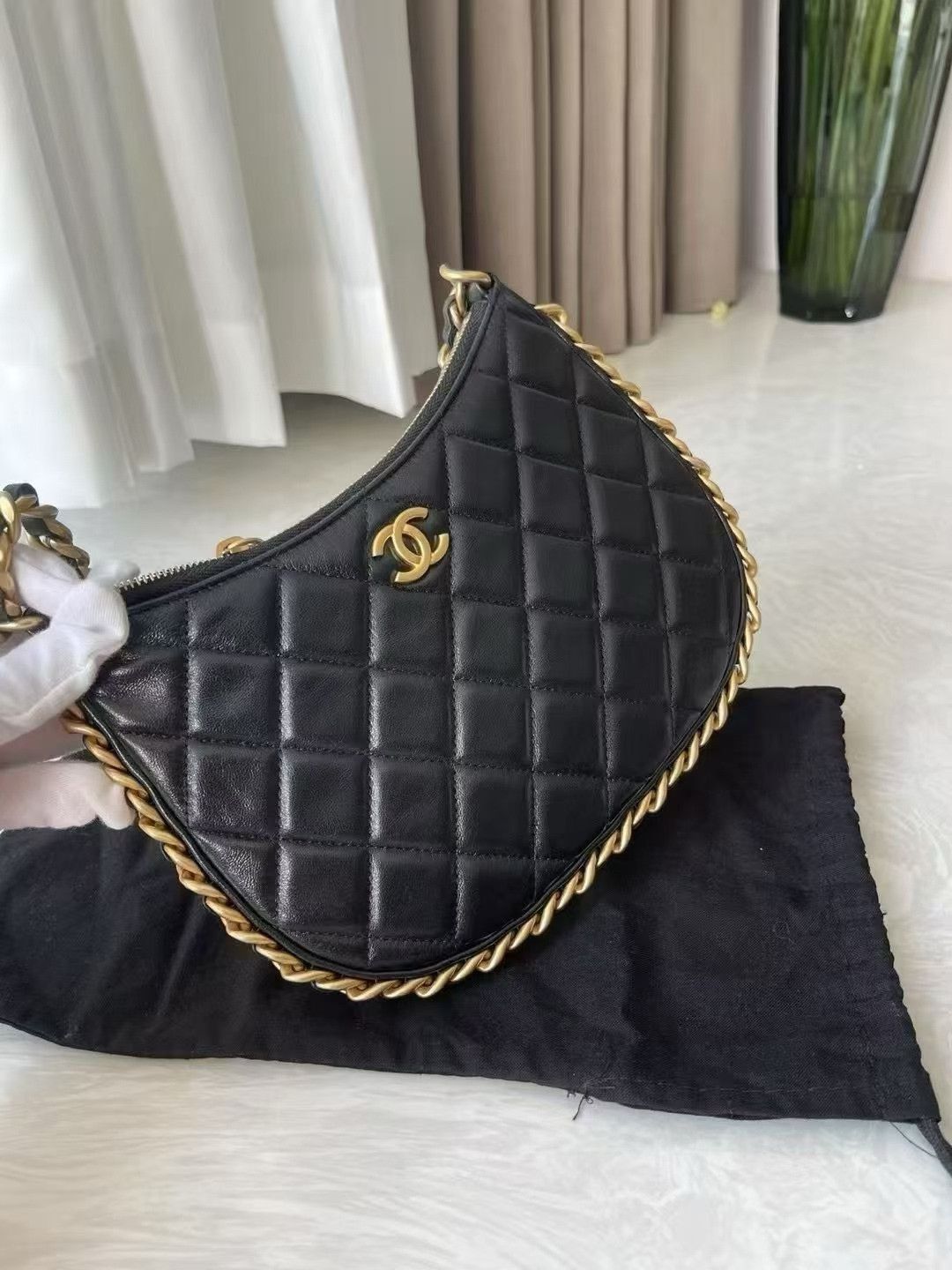 Chanel Pre-loved Bag Very good condition Size ONE SIZE - 6 Thumbnail