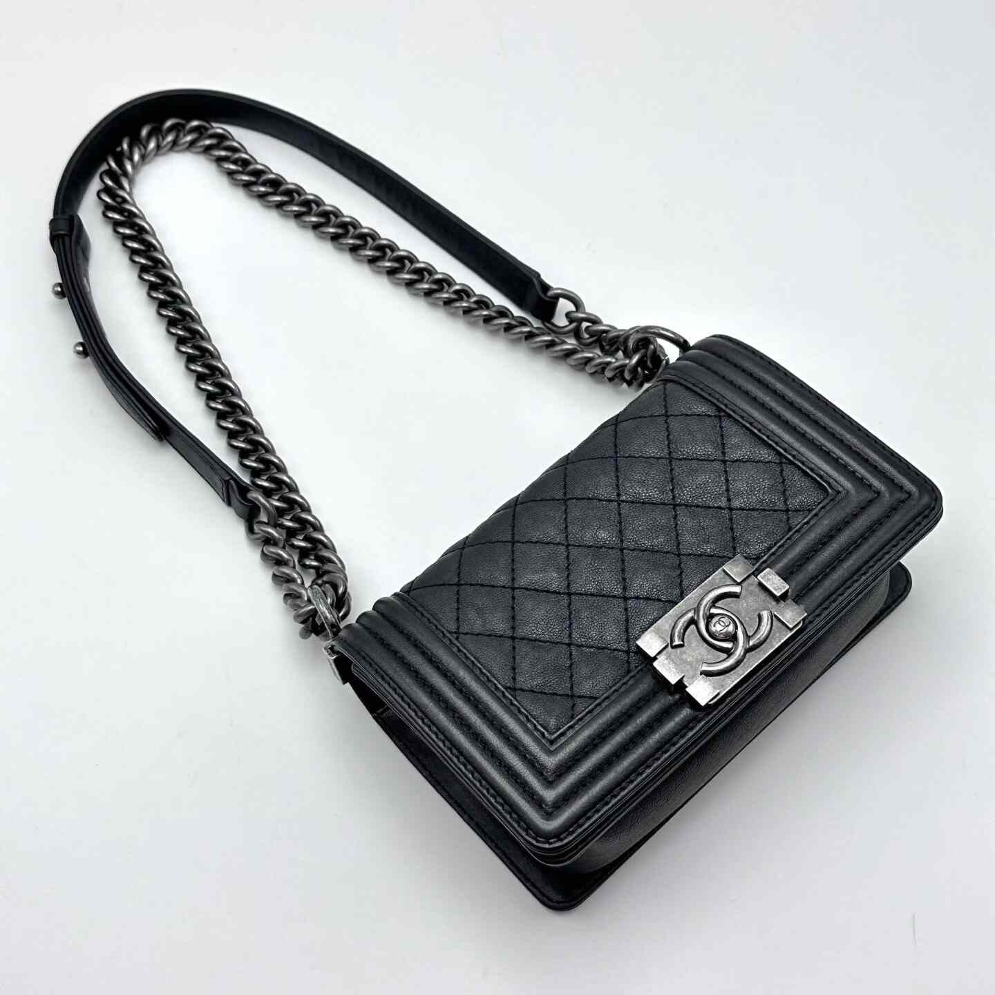 Chanel Pre-loved Bag Very good condition Size ONE SIZE - 2 Thumbnail