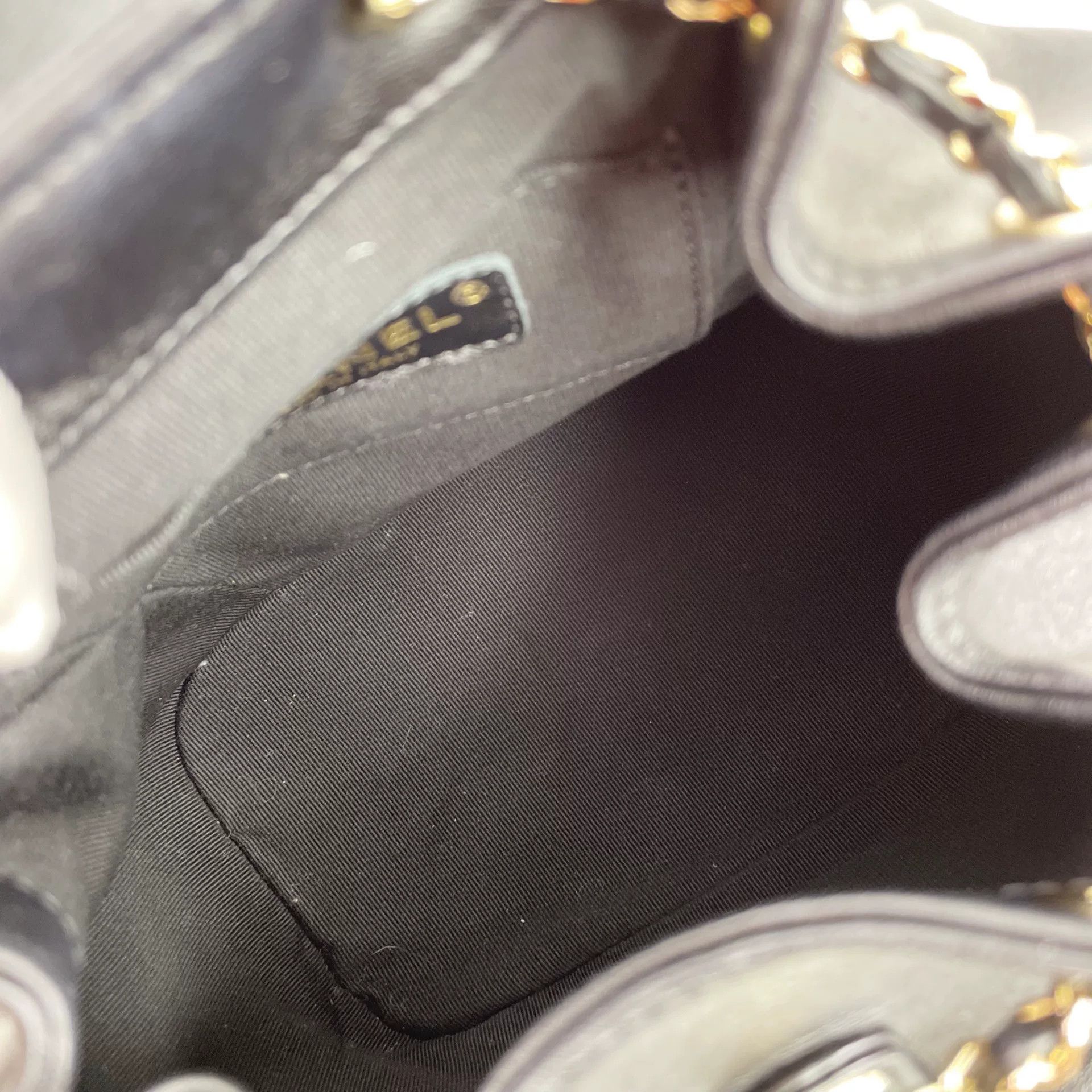 Chanel Pre-loved Bag Very good condition Size ONE SIZE - 9 Thumbnail
