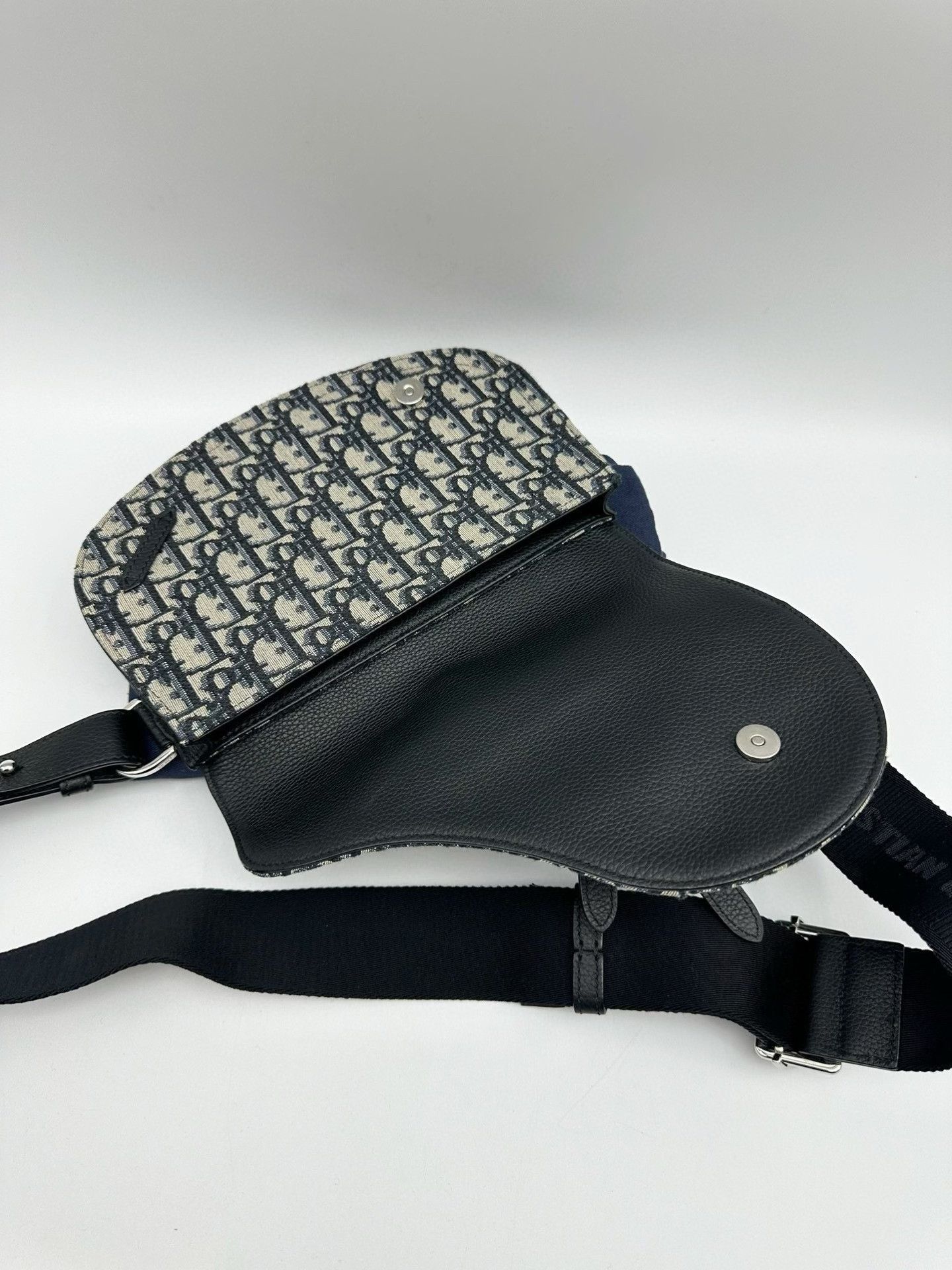 Dior Pre-loved Bag Very good condition Size ONE SIZE - 6 Thumbnail