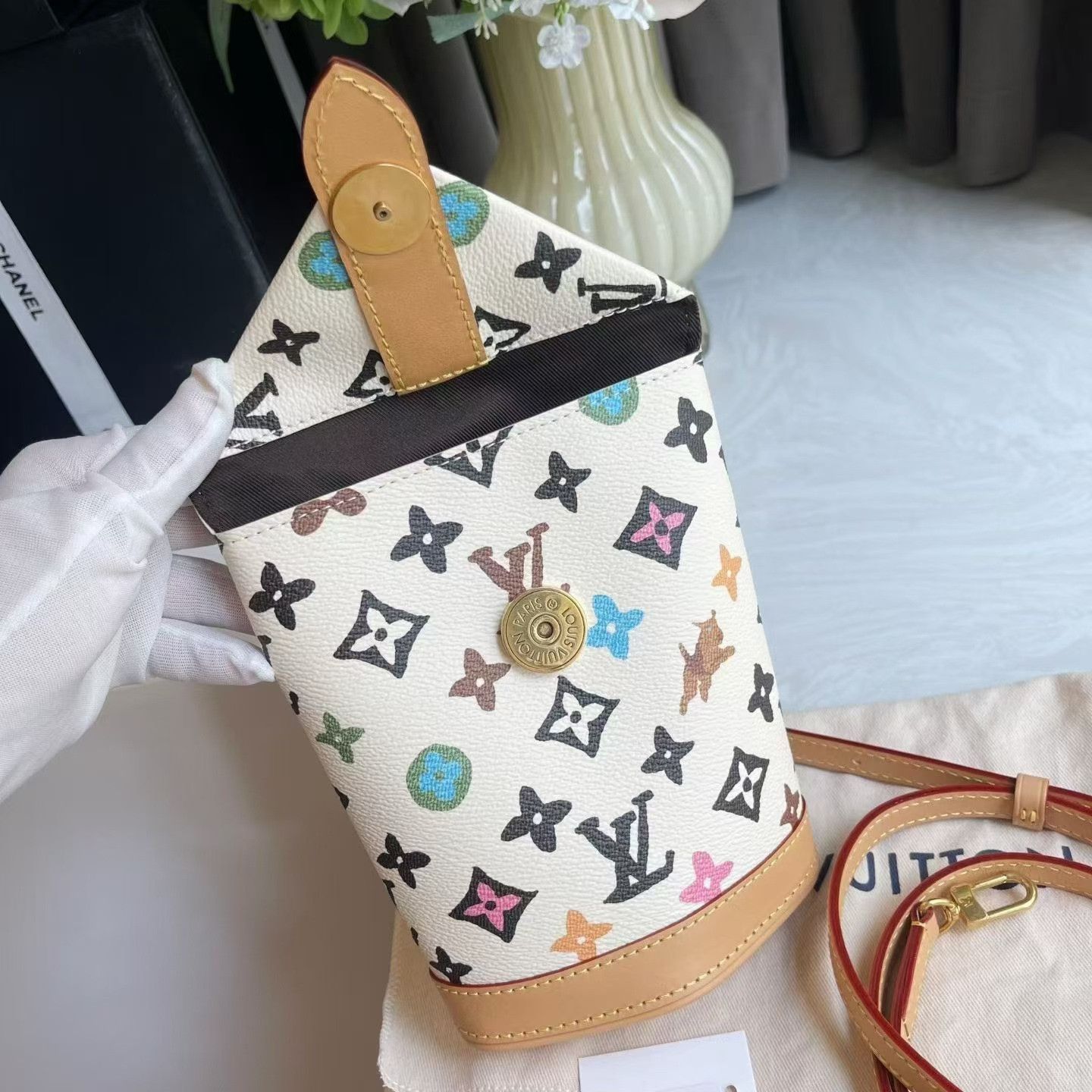 Louis Vuitton Pre-loved Bag Very good condition Size ONE SIZE - 7 Thumbnail