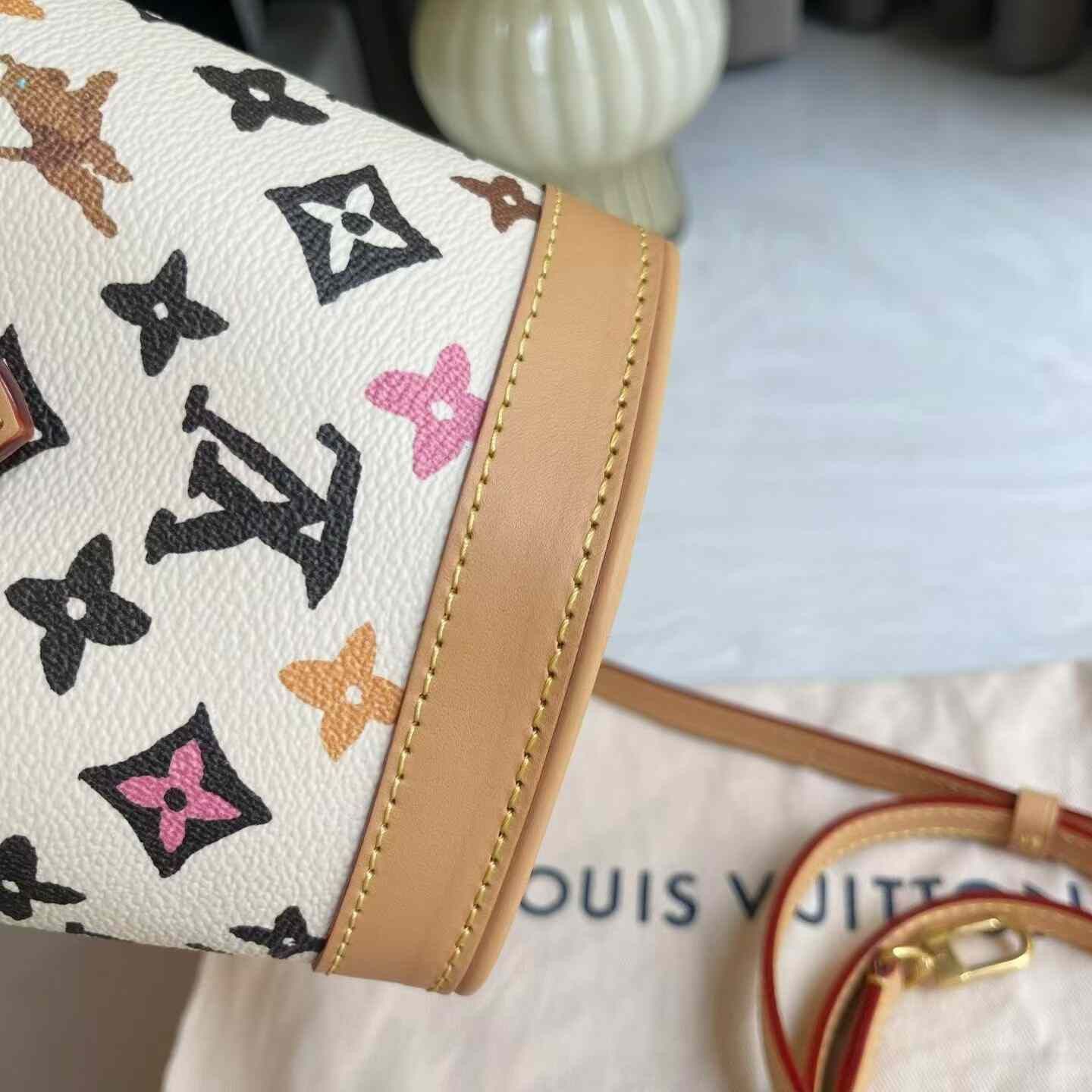 Louis Vuitton Pre-loved Bag Very good condition Size ONE SIZE - 5 Thumbnail