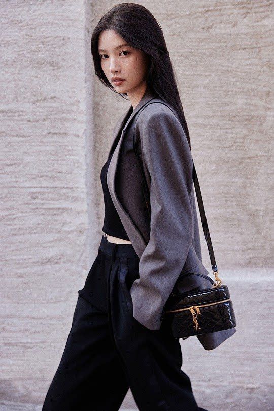 Saint Laurent Paris Pre-loved Bag Very good condition Size ONE SIZE - 8 Thumbnail