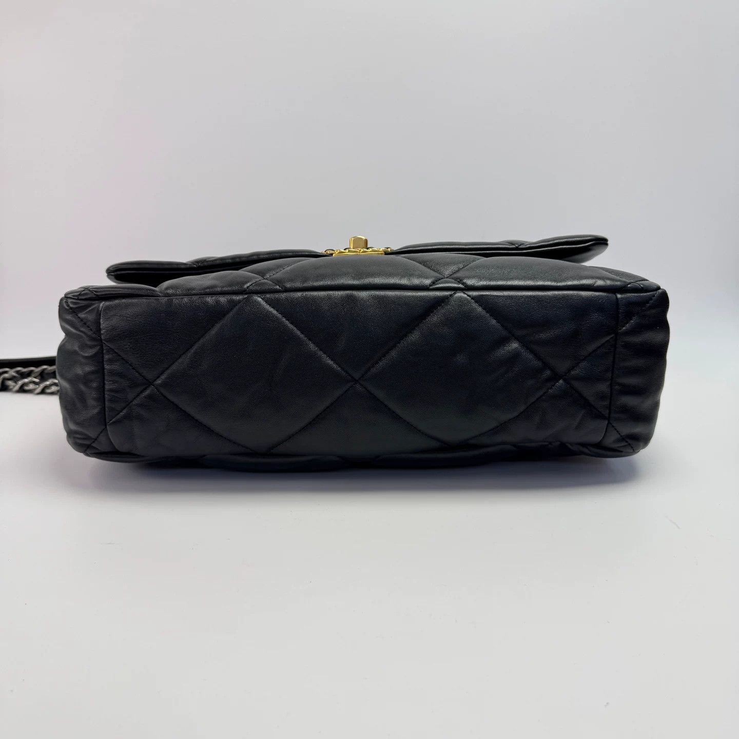 Chanel Pre-loved Bag Very good condition Size ONE SIZE - 5 Thumbnail