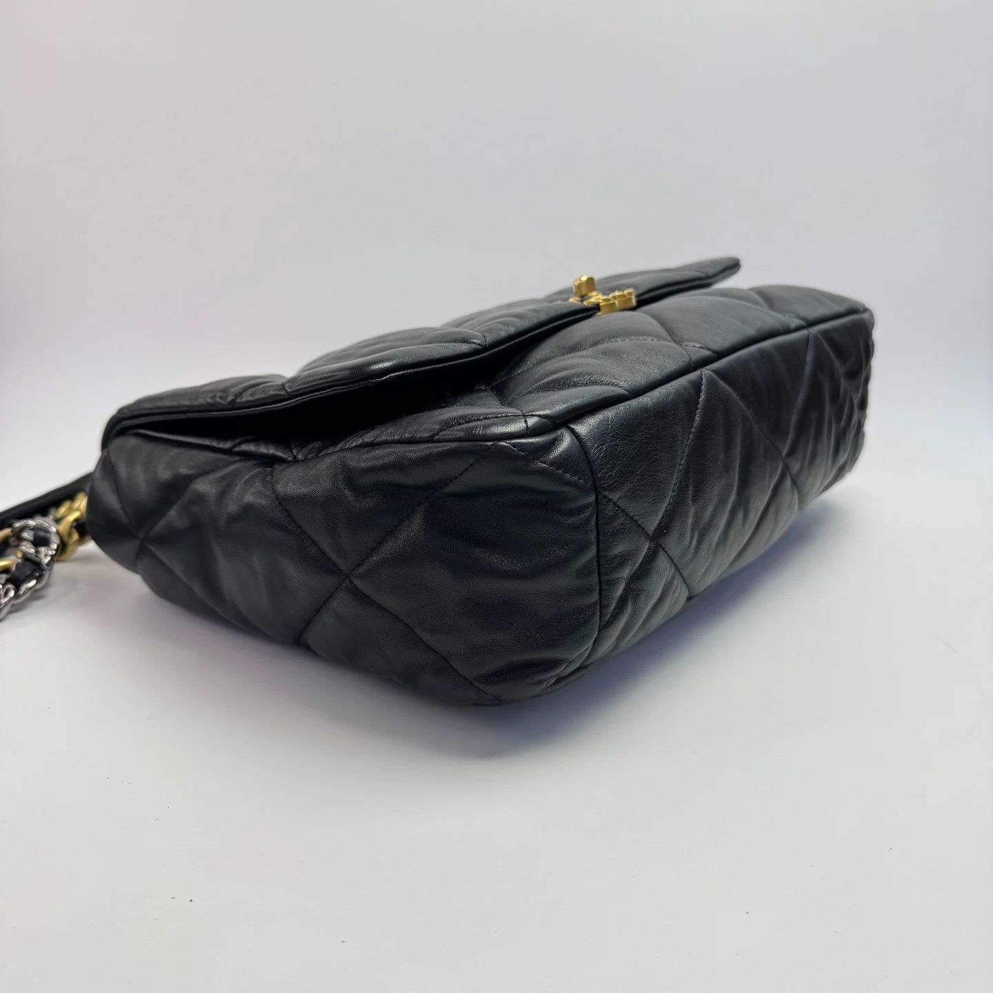 Chanel Pre-loved Bag Very good condition Size ONE SIZE - 4 Thumbnail