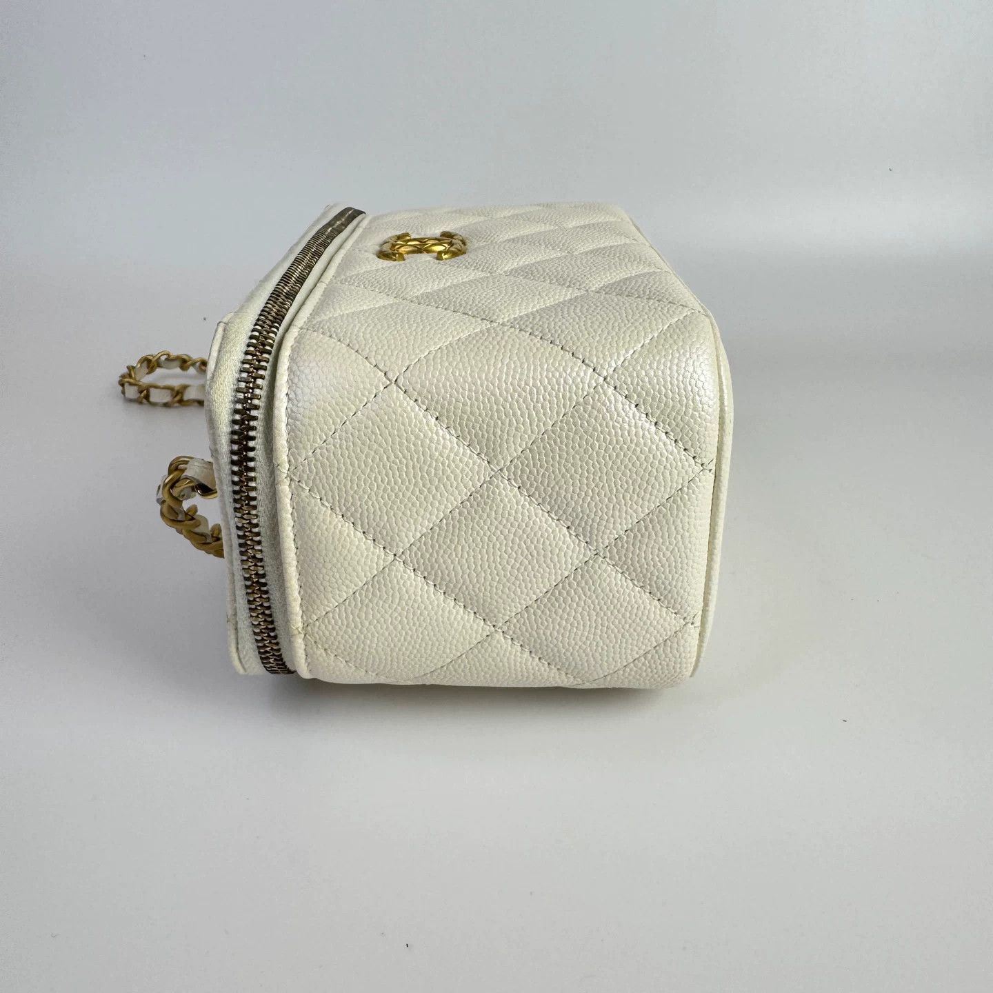 Chanel Pre-loved Bag Very good condition Size ONE SIZE - 7 Thumbnail
