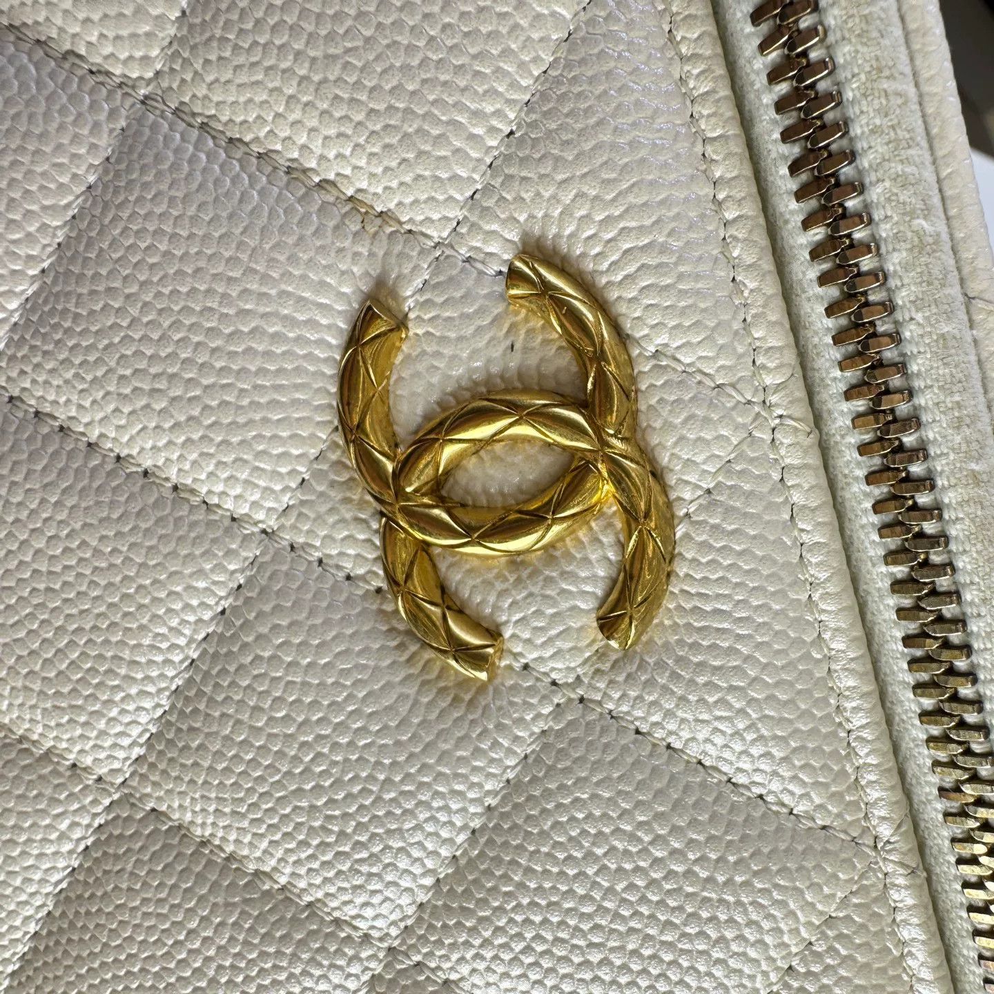 Chanel Pre-loved Bag Very good condition Size ONE SIZE - 8 Thumbnail