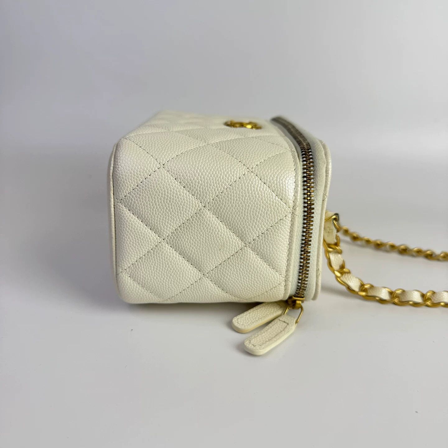 Chanel Pre-loved Bag Very good condition Size ONE SIZE - 4 Thumbnail