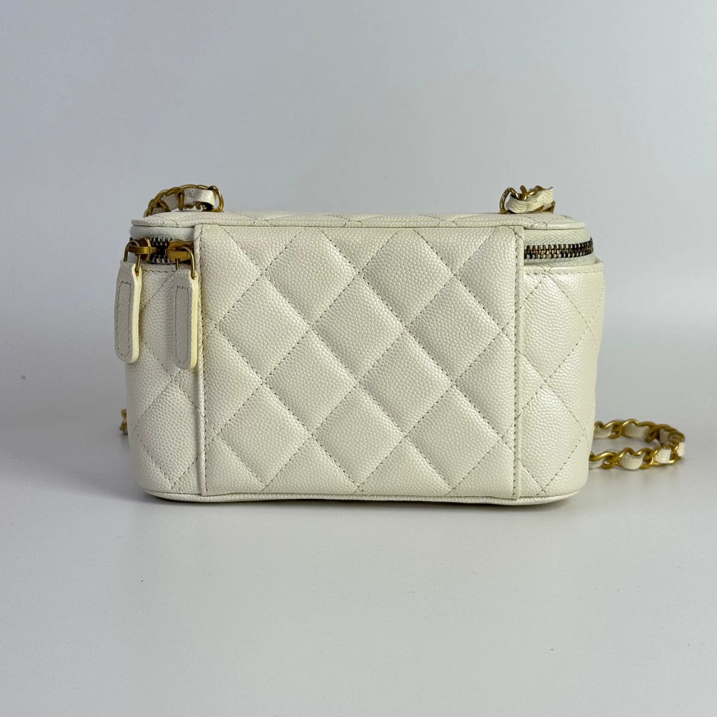 Chanel Pre-loved Bag Very good condition Size ONE SIZE - 3 Thumbnail
