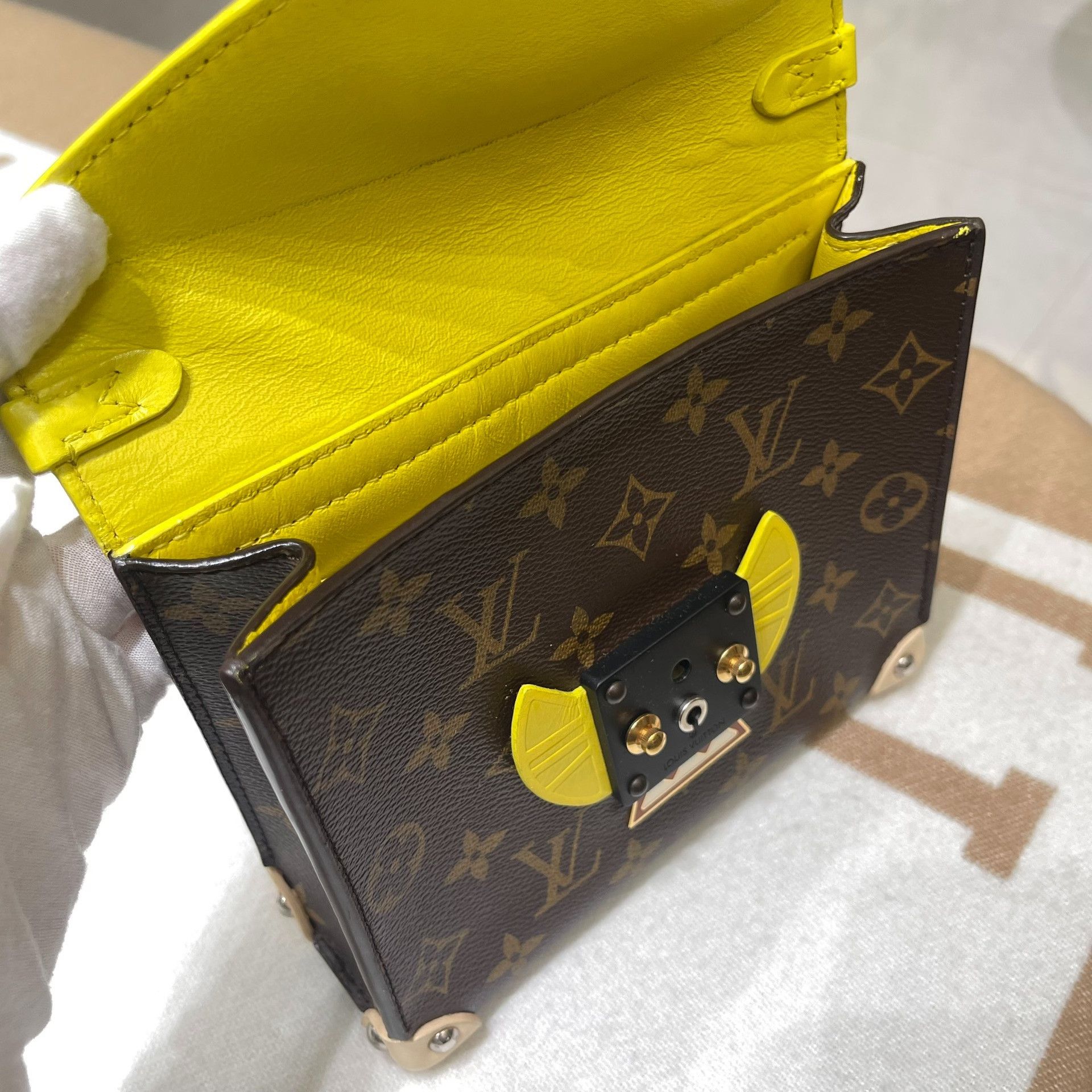 Louis Vuitton Pre-loved Bag Very good condition Size ONE SIZE - 7 Thumbnail
