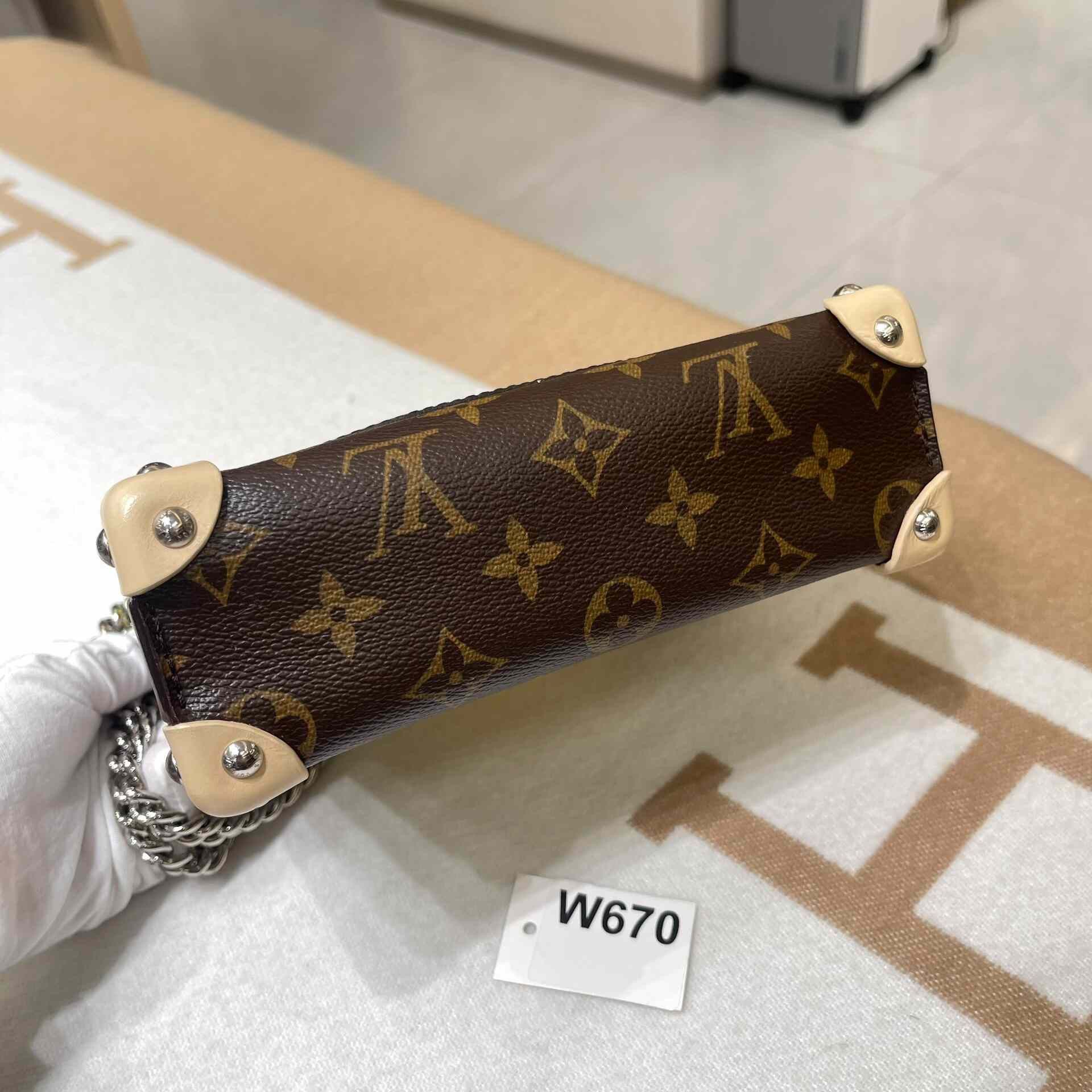 Louis Vuitton Pre-loved Bag Very good condition Size ONE SIZE - 5 Thumbnail