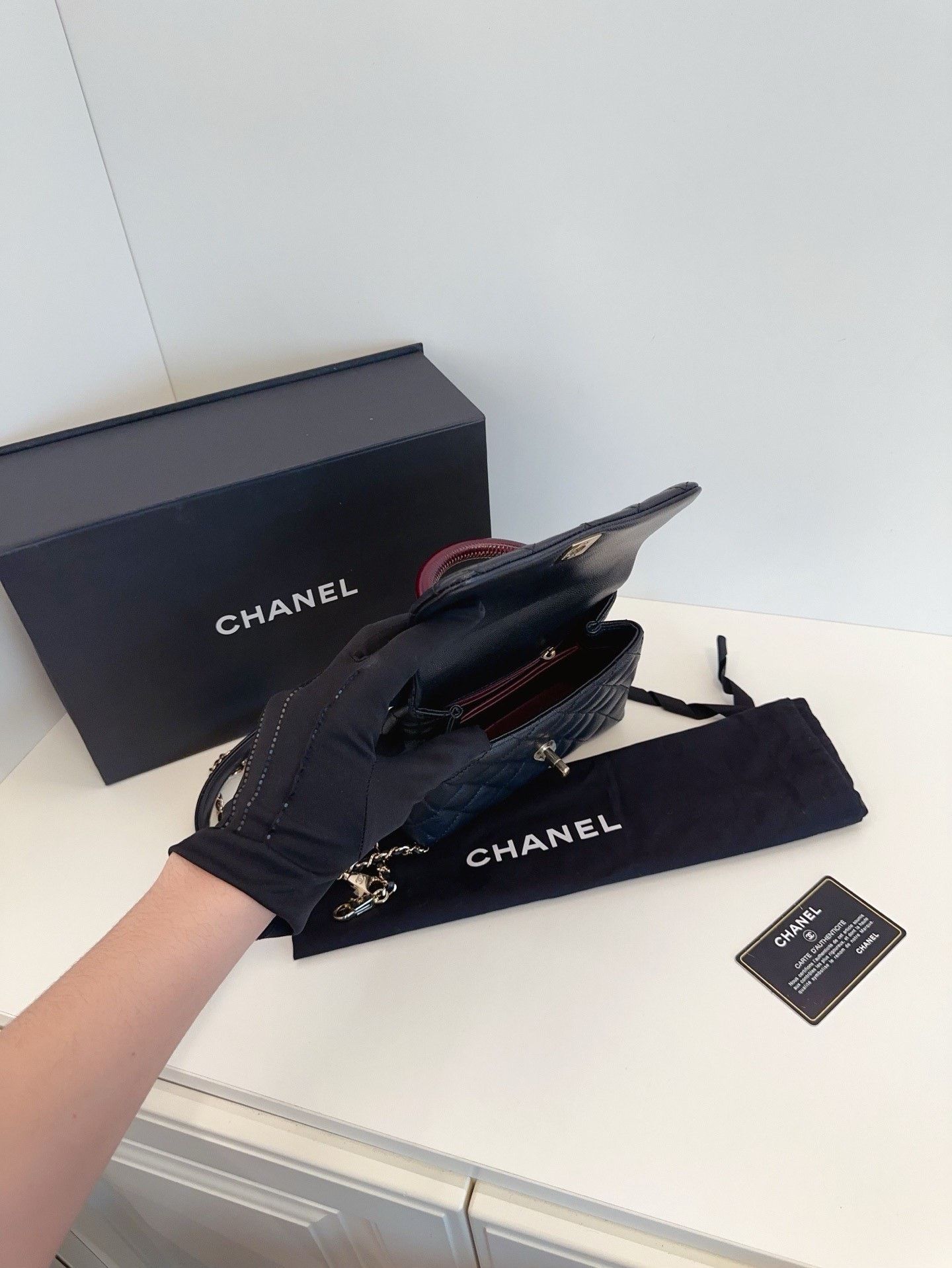 Chanel Pre-loved Bag Very good condition Size ONE SIZE - 8 Thumbnail
