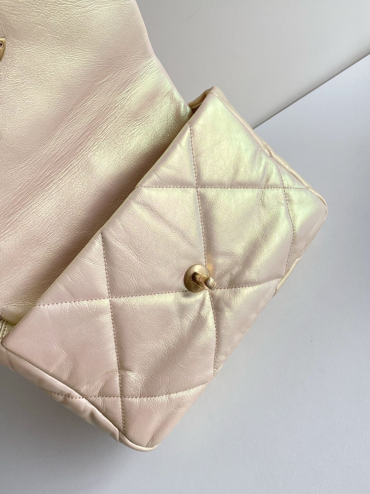 Chanel Pre-loved Bag Very good condition Size ONE SIZE - 9 Thumbnail