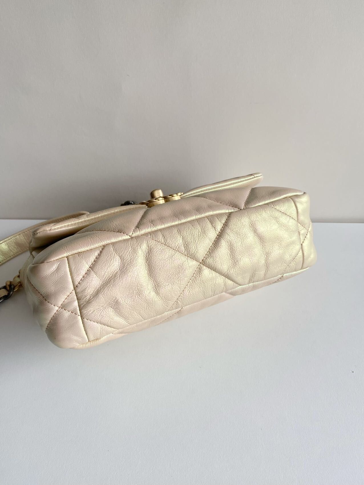 Chanel Pre-loved Bag Very good condition Size ONE SIZE - 6 Thumbnail