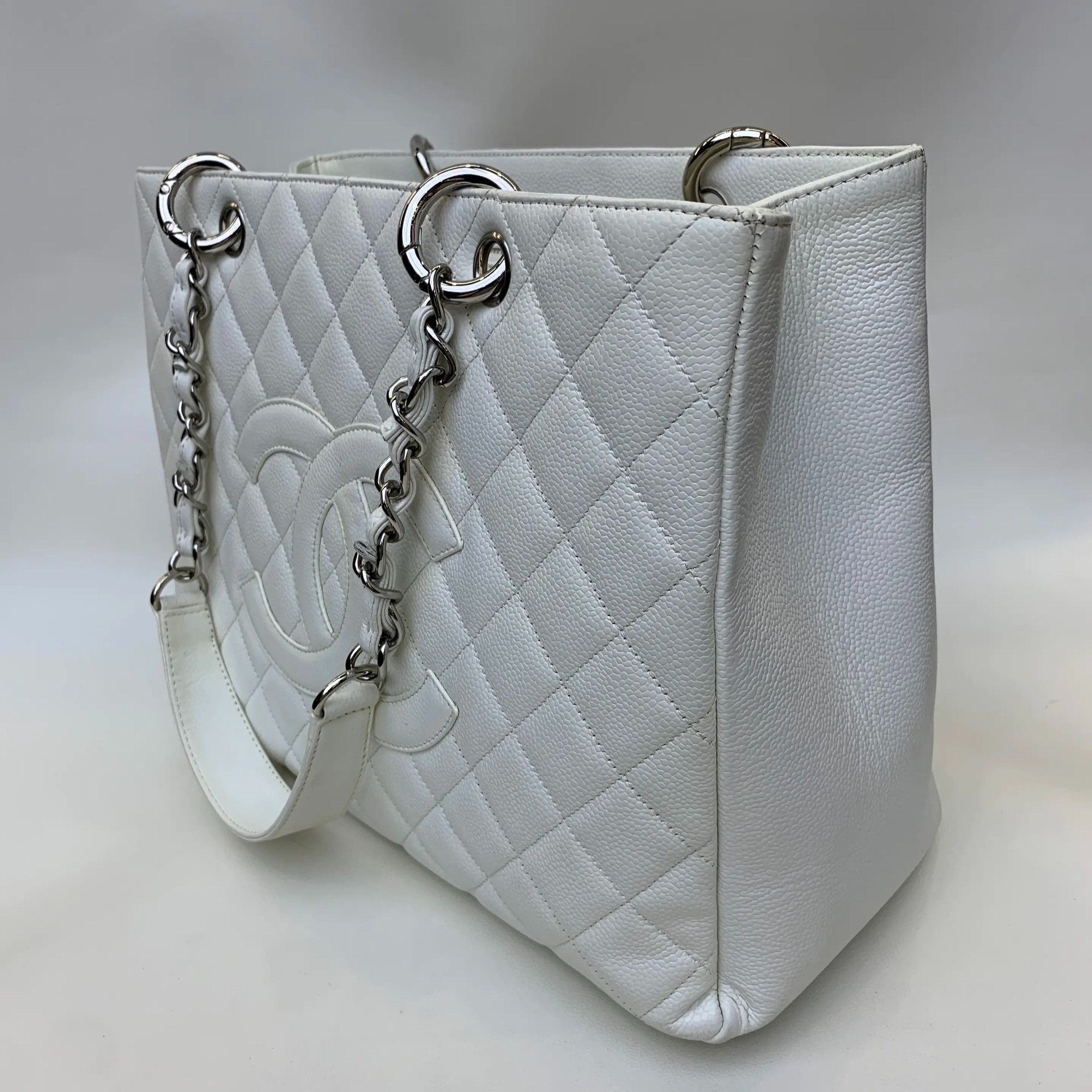 Chanel Pre-loved Bag Very good condition Size ONE SIZE - 3 Thumbnail