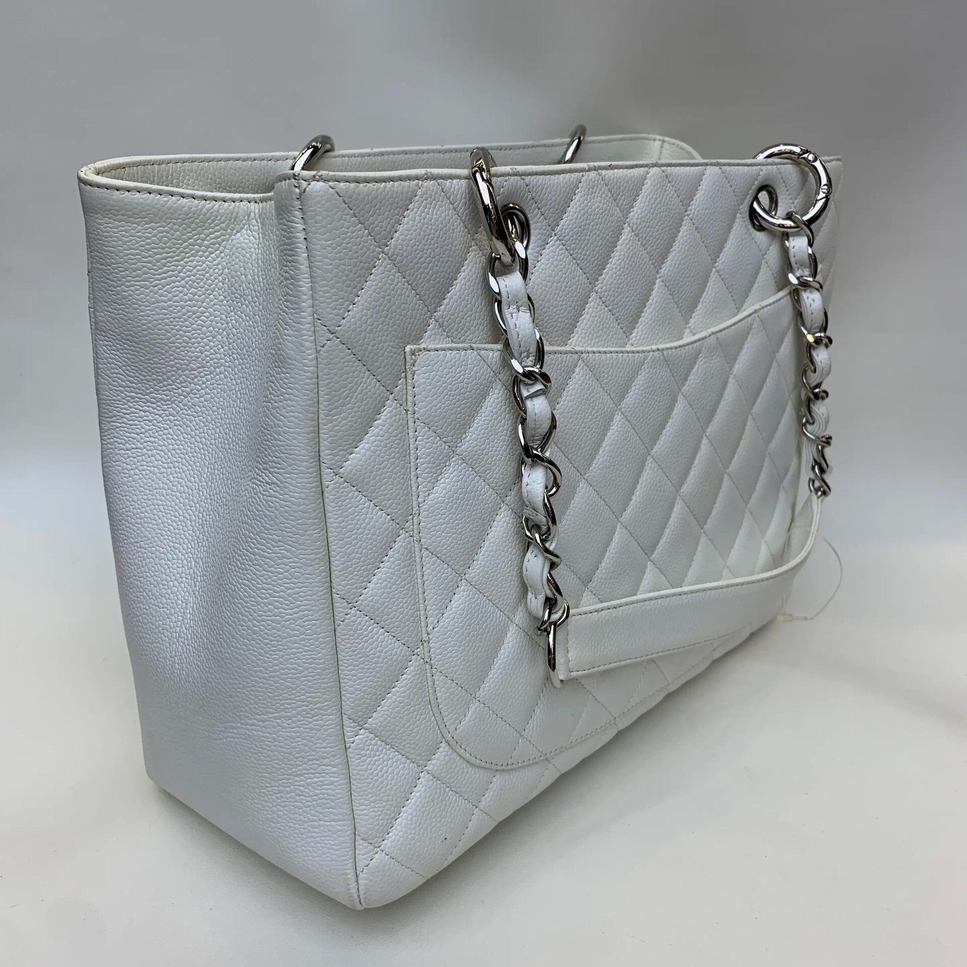 Chanel Pre-loved Bag Very good condition Size ONE SIZE - 4 Thumbnail