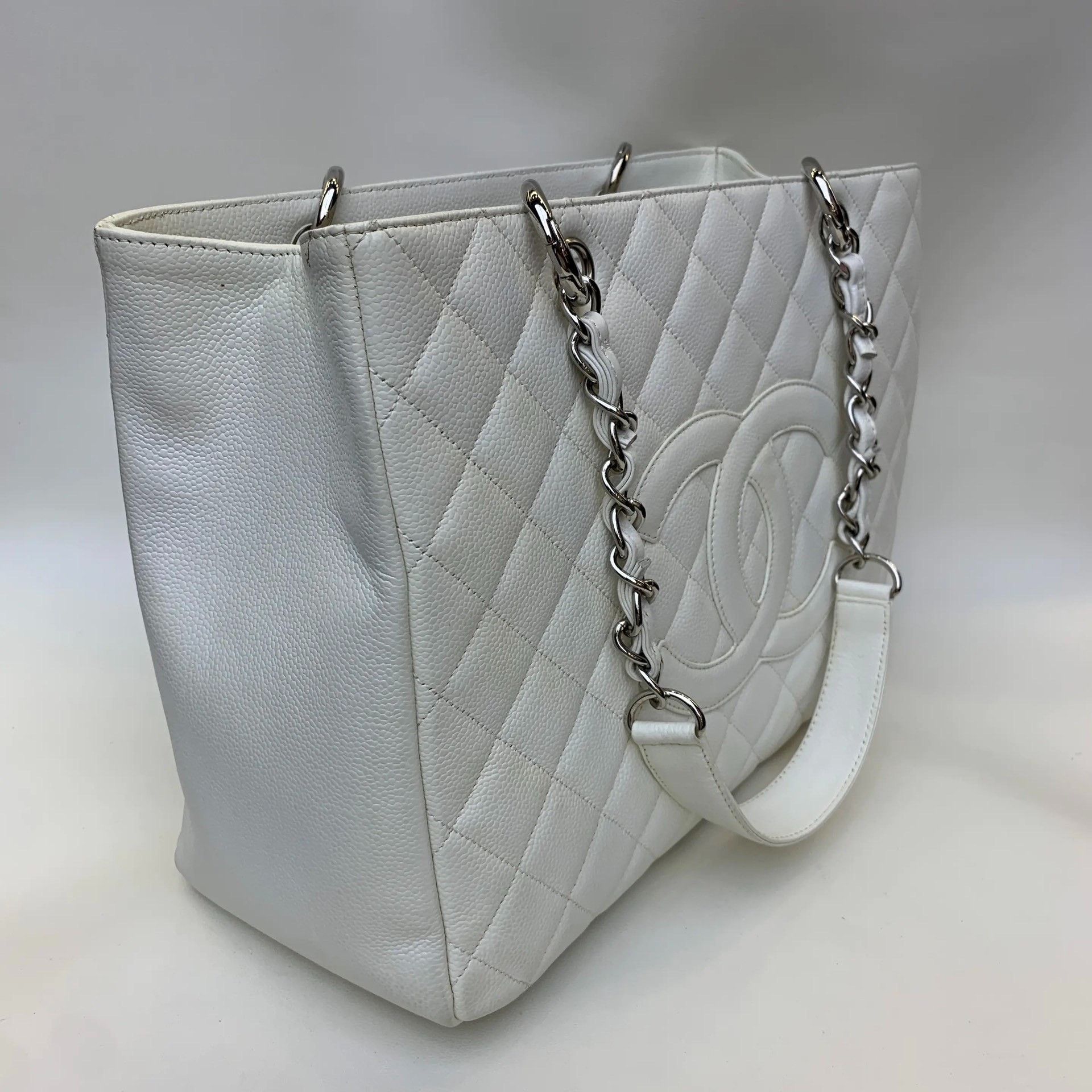 Chanel Pre-loved Bag Very good condition Size ONE SIZE - 2 Thumbnail