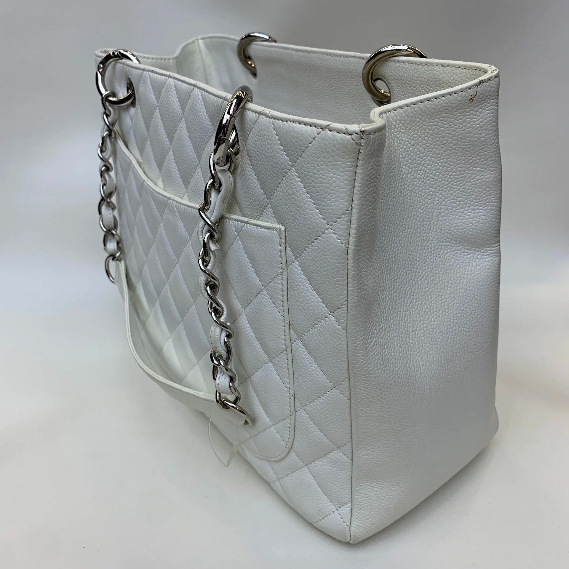 Chanel Pre-loved Bag Very good condition Size ONE SIZE - 5 Thumbnail