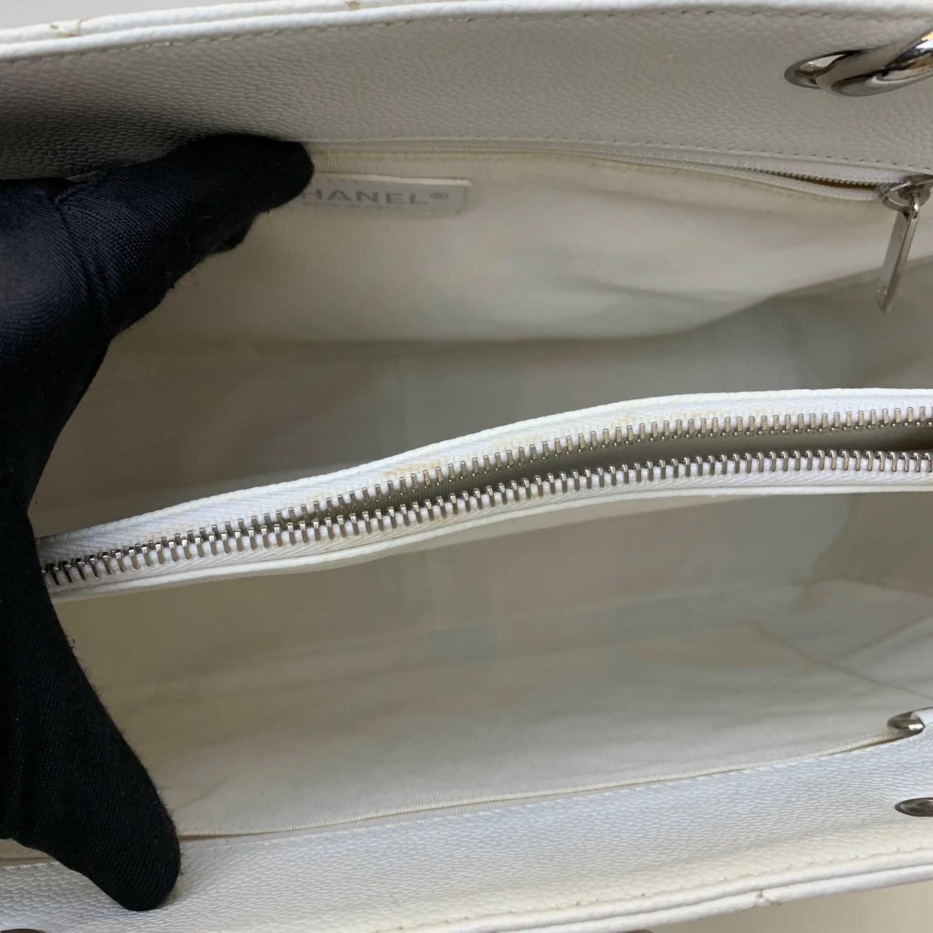 Chanel Pre-loved Bag Very good condition Size ONE SIZE - 8 Thumbnail