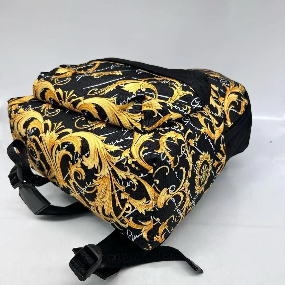 Versace Pre-loved Bag Very good condition Size ONE SIZE - 6 Thumbnail
