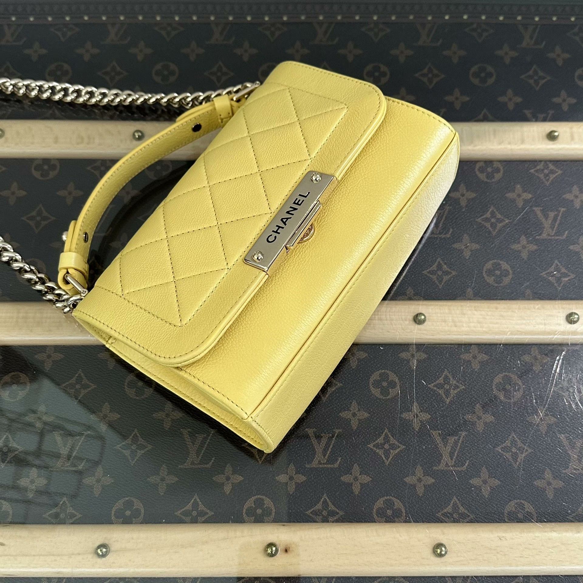Chanel Pre-loved Bag Very good condition Size ONE SIZE - 3 Thumbnail