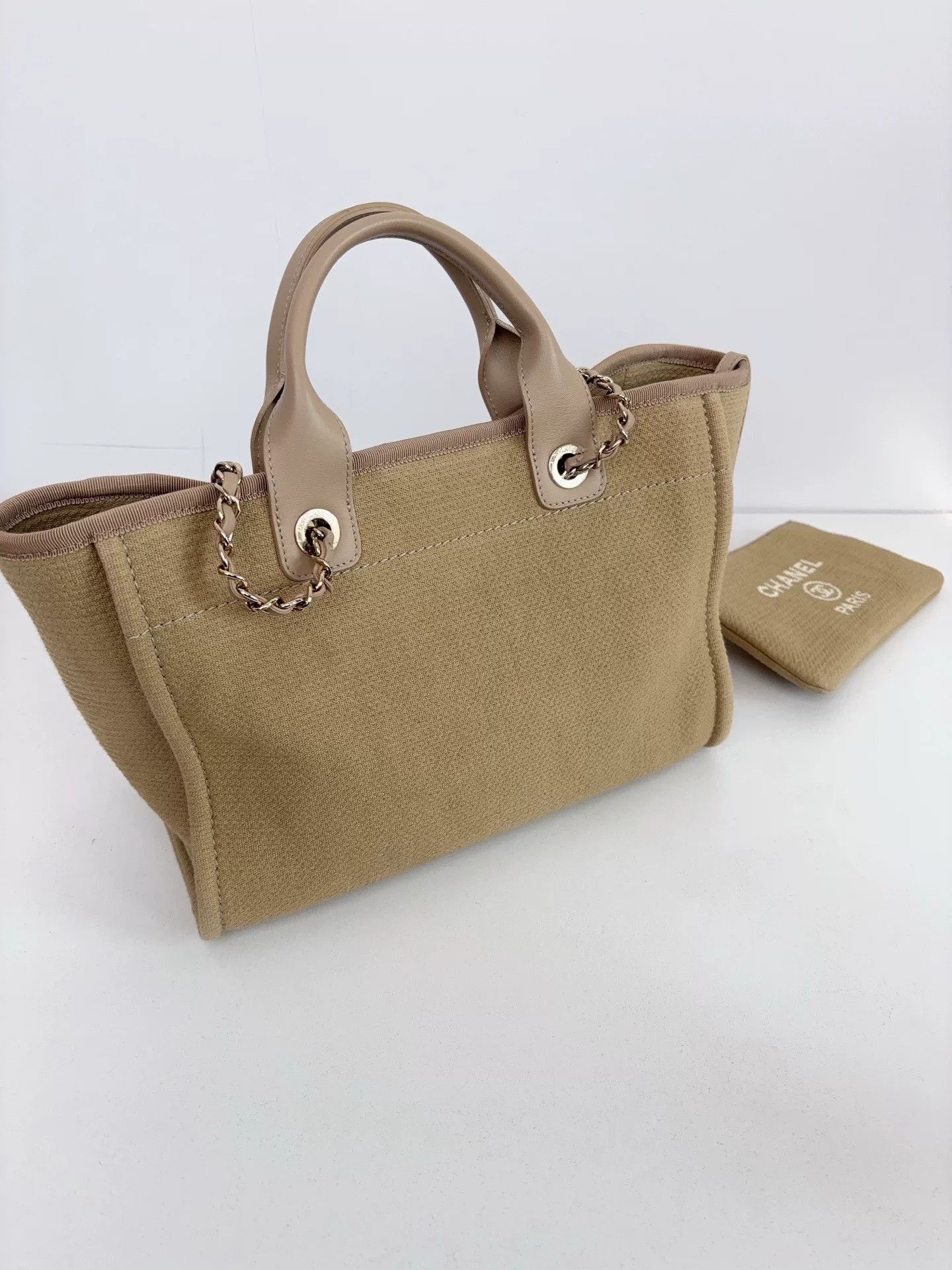 Chanel Pre-loved Bag Very good condition Size ONE SIZE - 3 Thumbnail