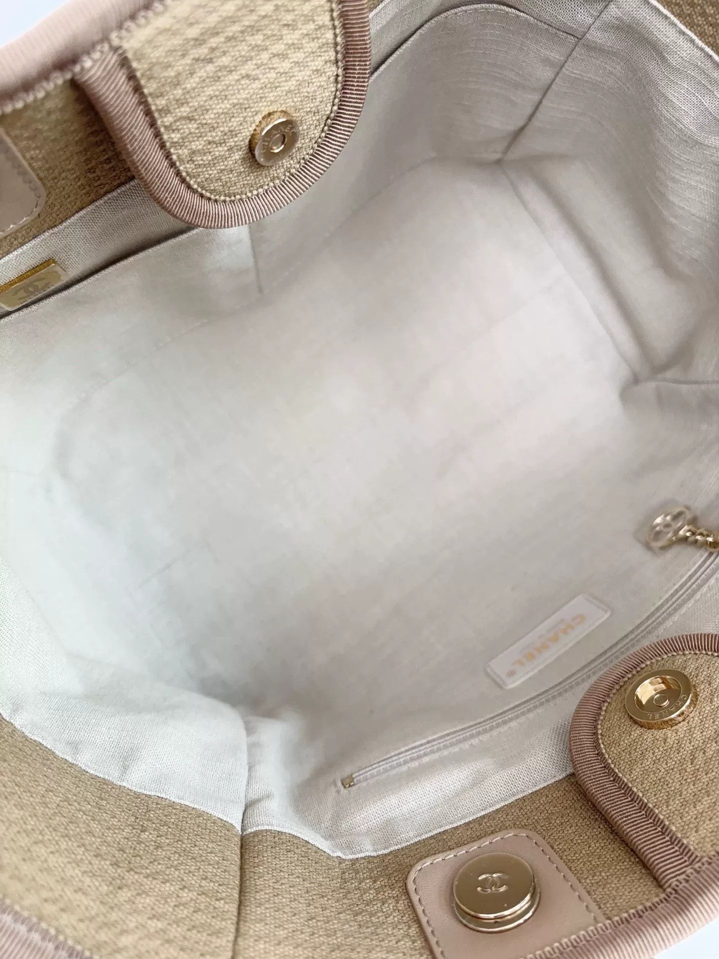 Chanel Pre-loved Bag Very good condition Size ONE SIZE - 8 Thumbnail