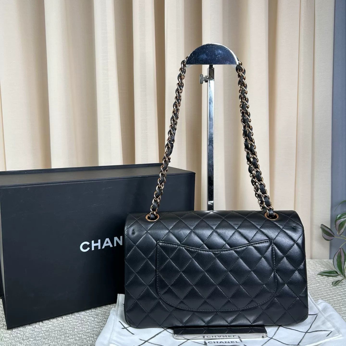 Chanel Pre-loved Bag Very good condition Size ONE SIZE - 2 Thumbnail
